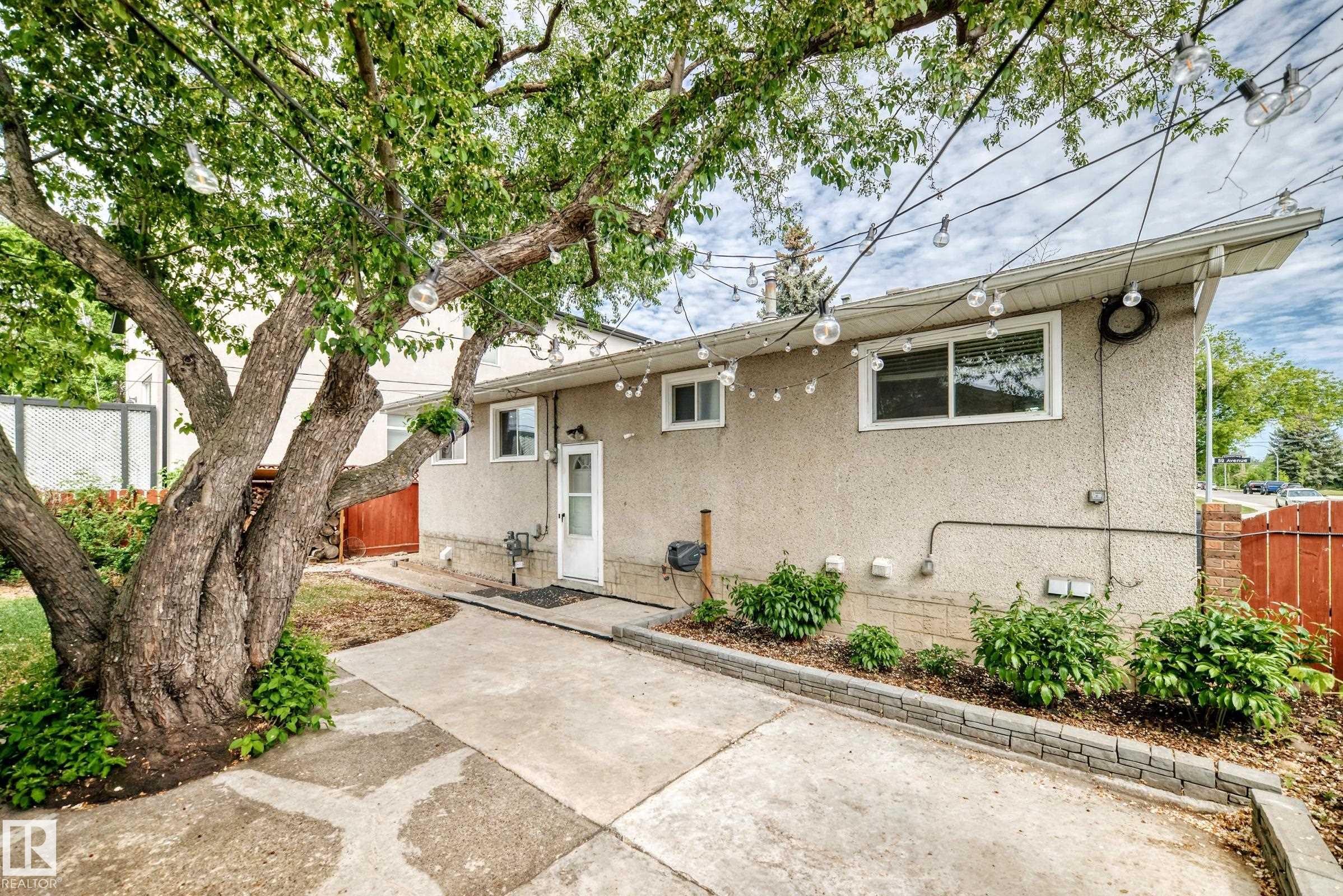Photo 41 at 10419 52 Avenue NW, Pleasantview, Edmonton