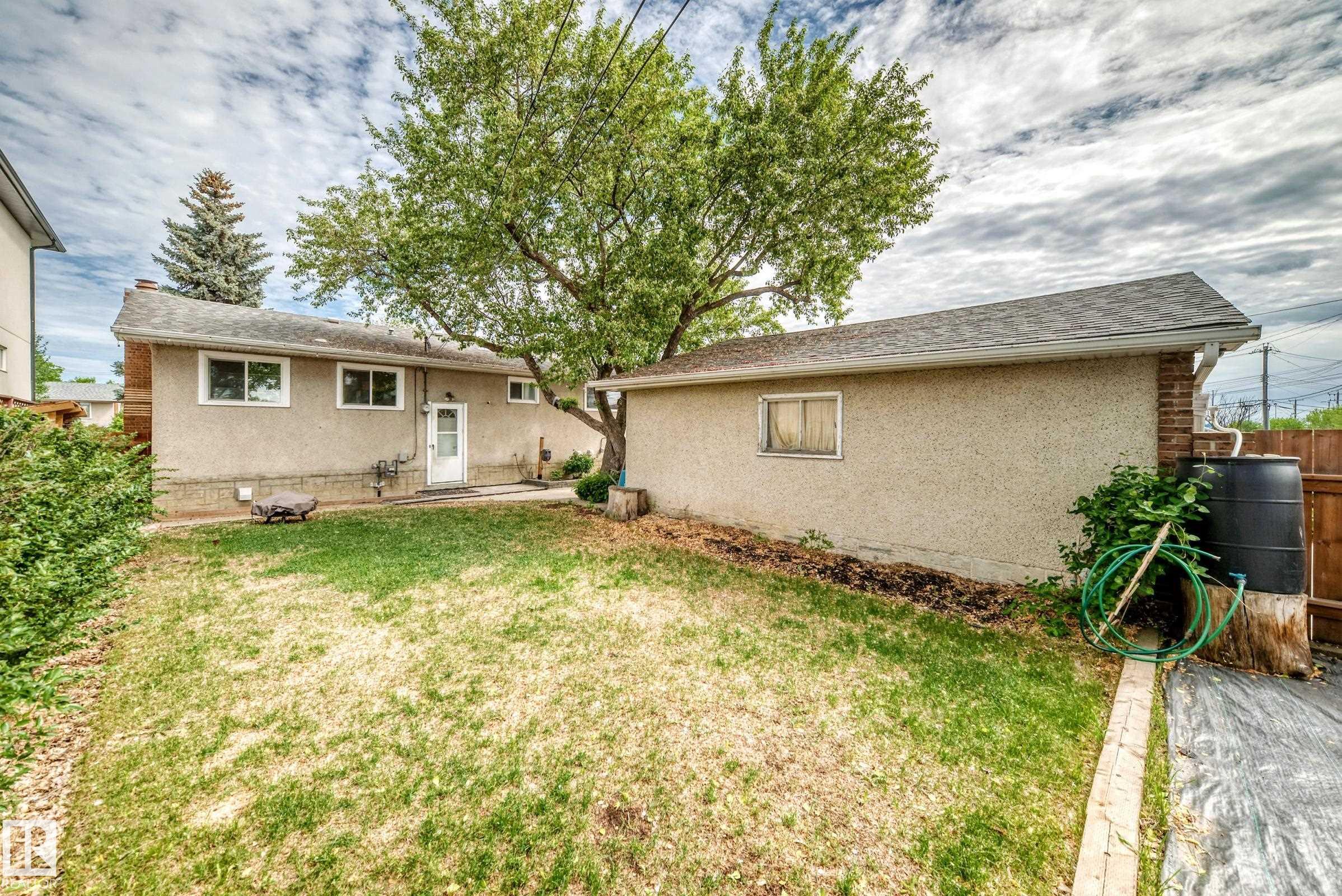 Photo 42 at 10419 52 Avenue NW, Pleasantview, Edmonton