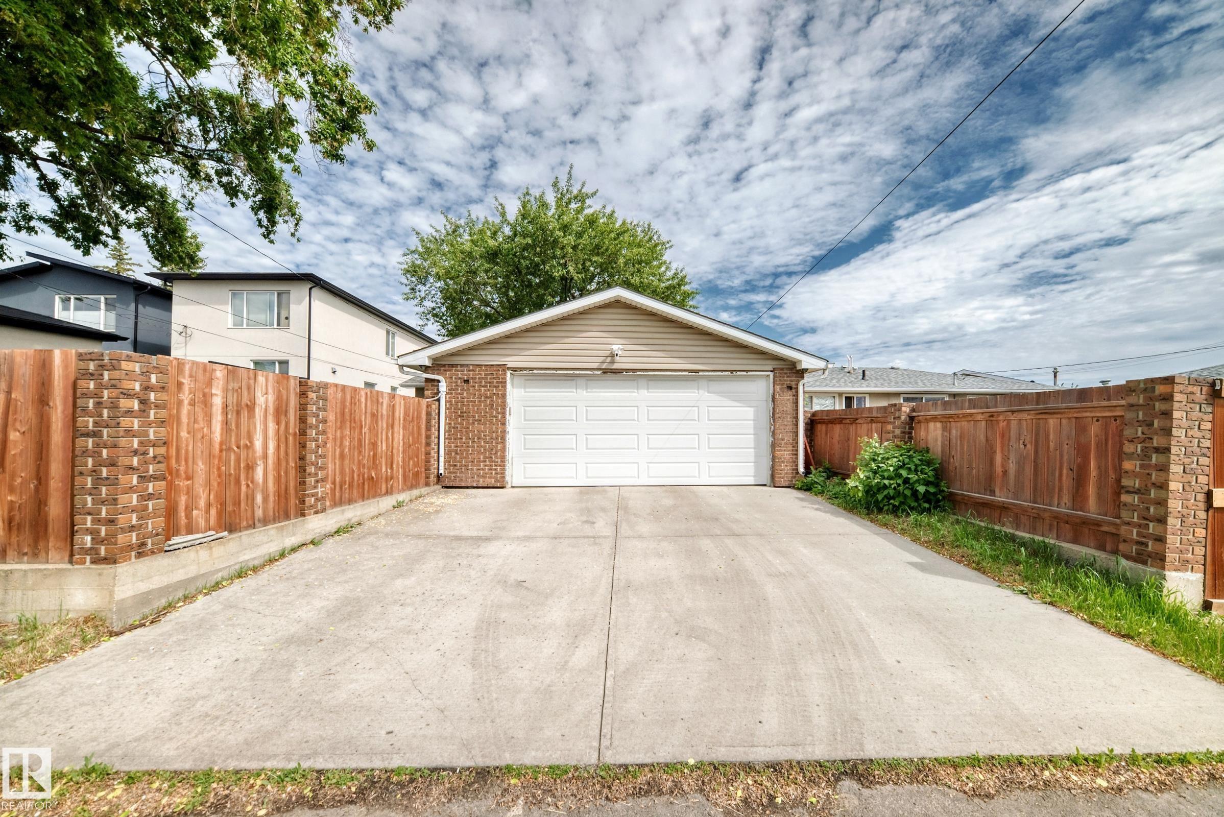 Photo 44 at 10419 52 Avenue NW, Pleasantview, Edmonton