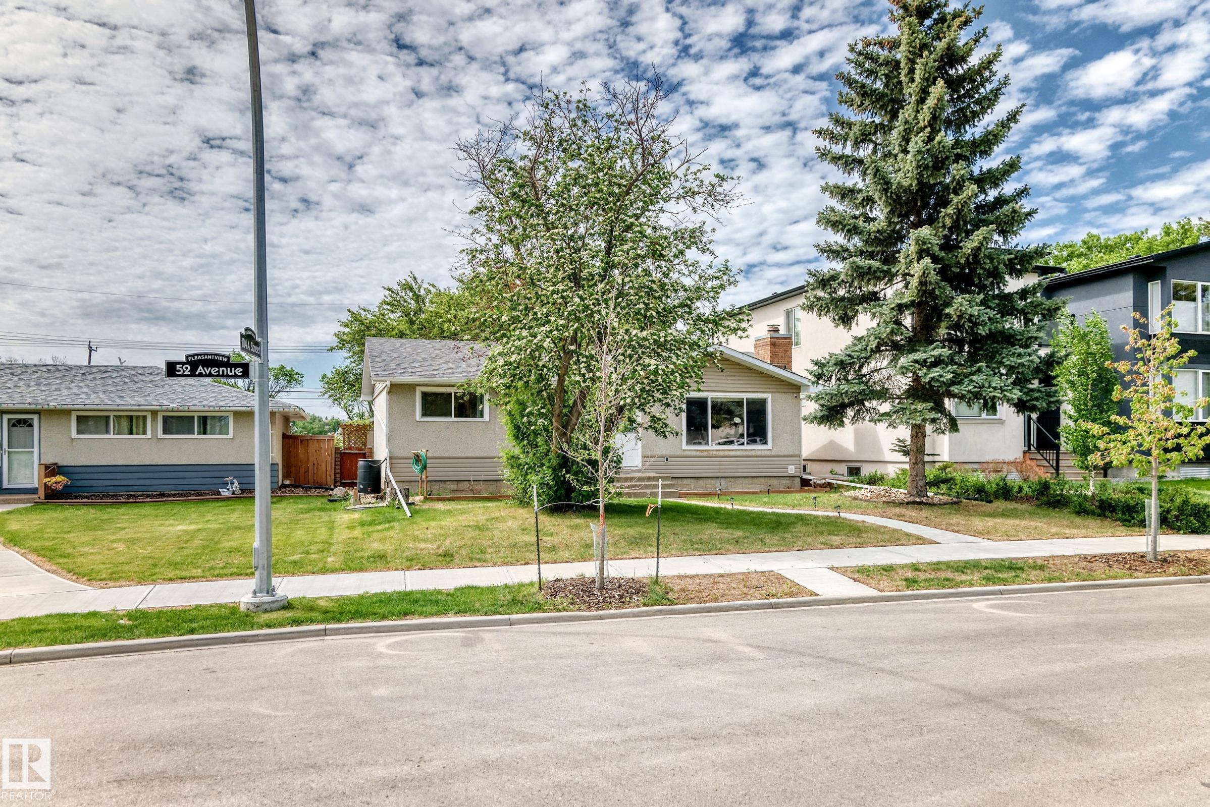 Photo 46 at 10419 52 Avenue NW, Pleasantview, Edmonton