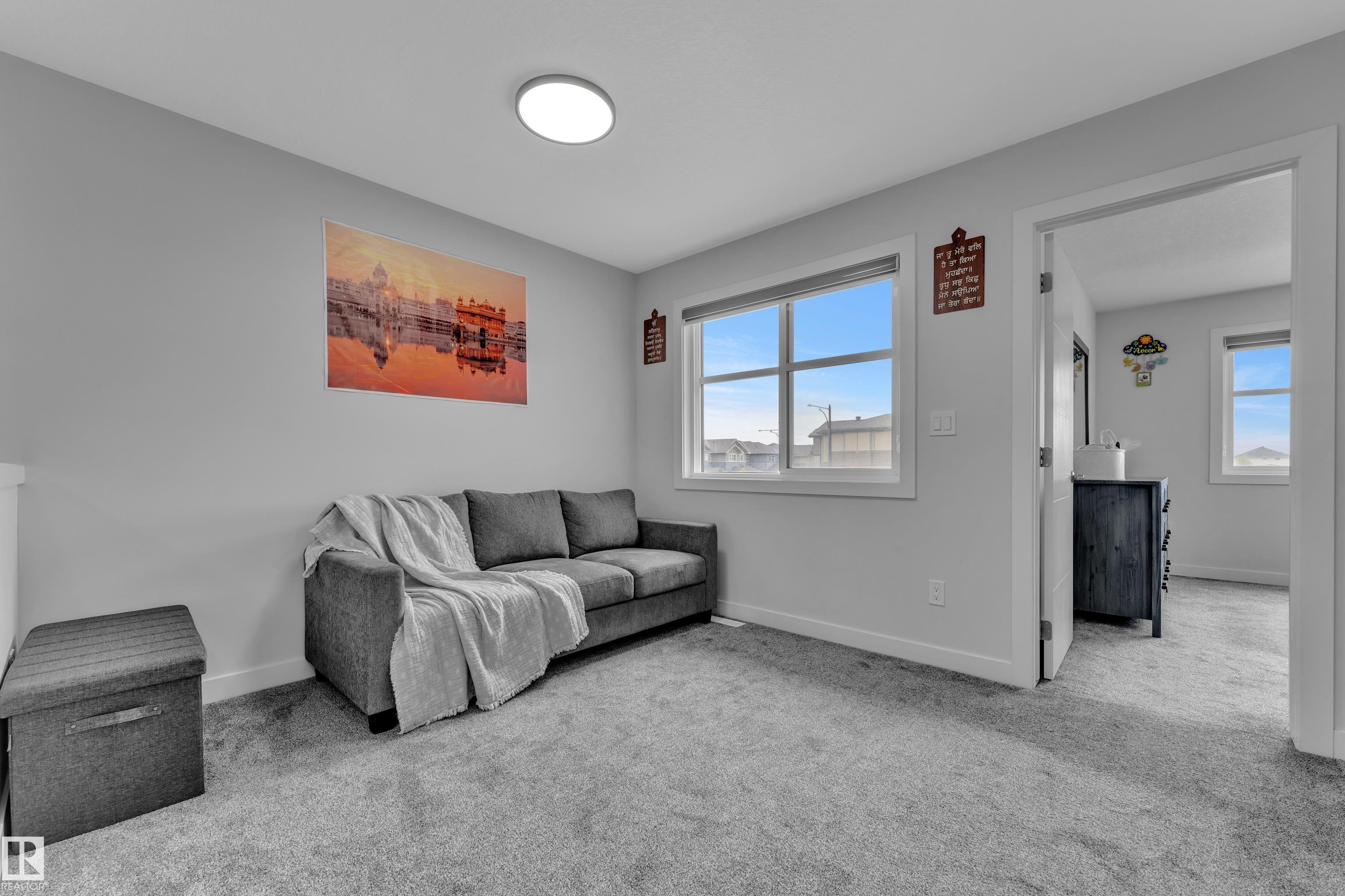 Photo 22 at 1118 Goldfinch Crescent NW, Kinglet Gardens, Edmonton