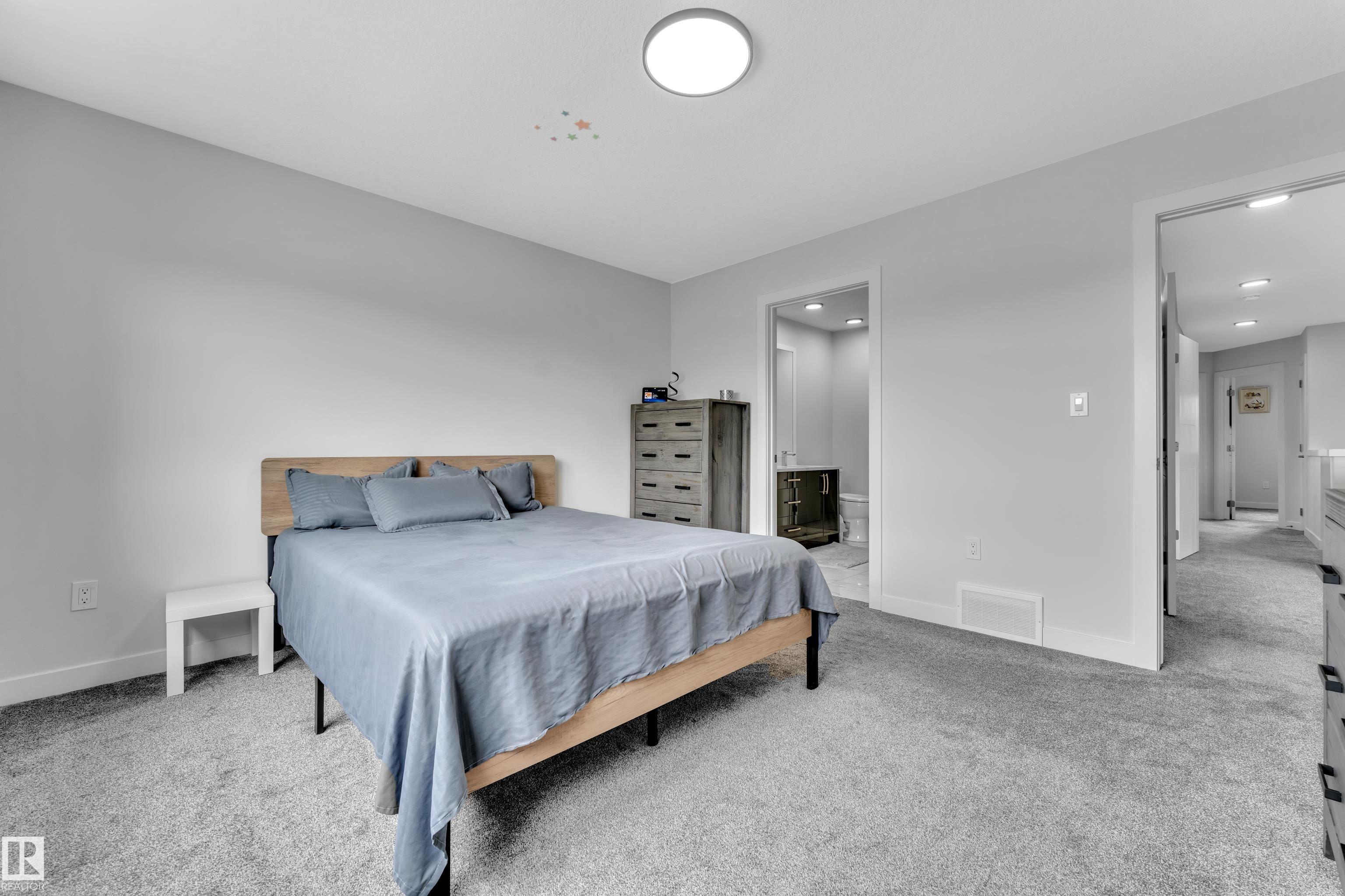 Photo 32 at 1118 Goldfinch Crescent NW, Kinglet Gardens, Edmonton