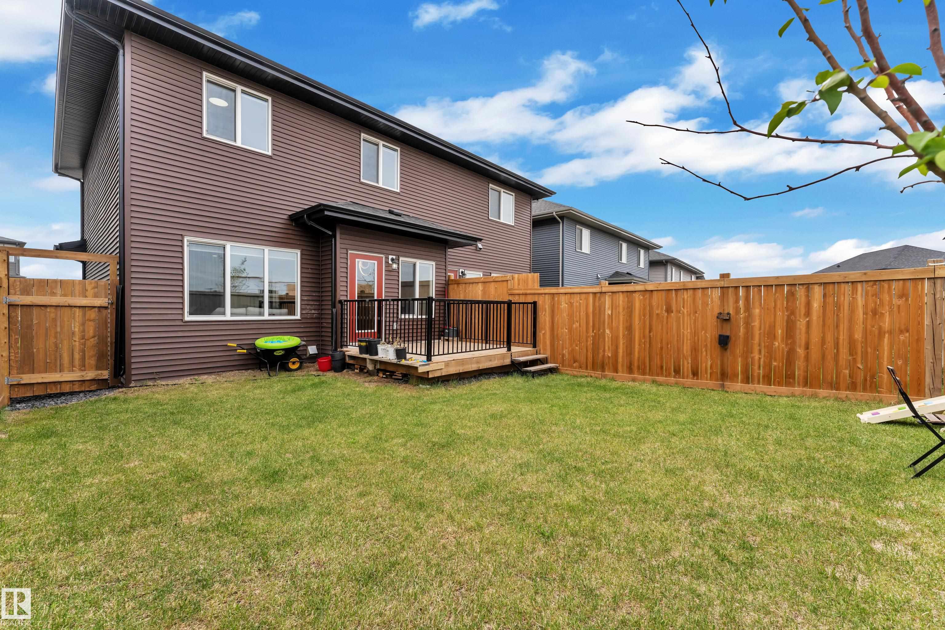 Photo 37 at 1118 Goldfinch Crescent NW, Kinglet Gardens, Edmonton