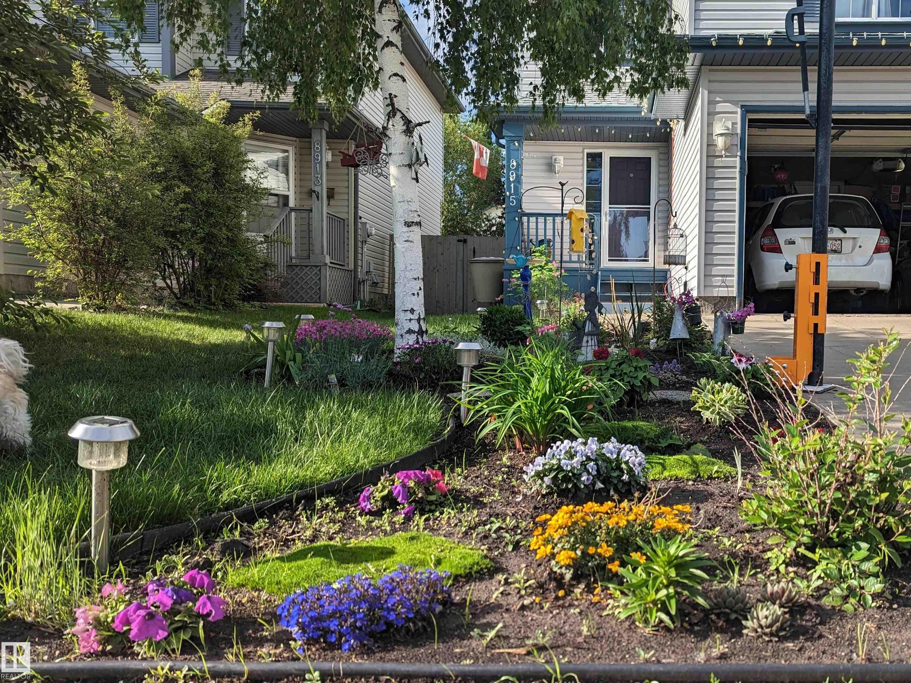8915 7 Avenue SW, Ellerslie, Edmonton