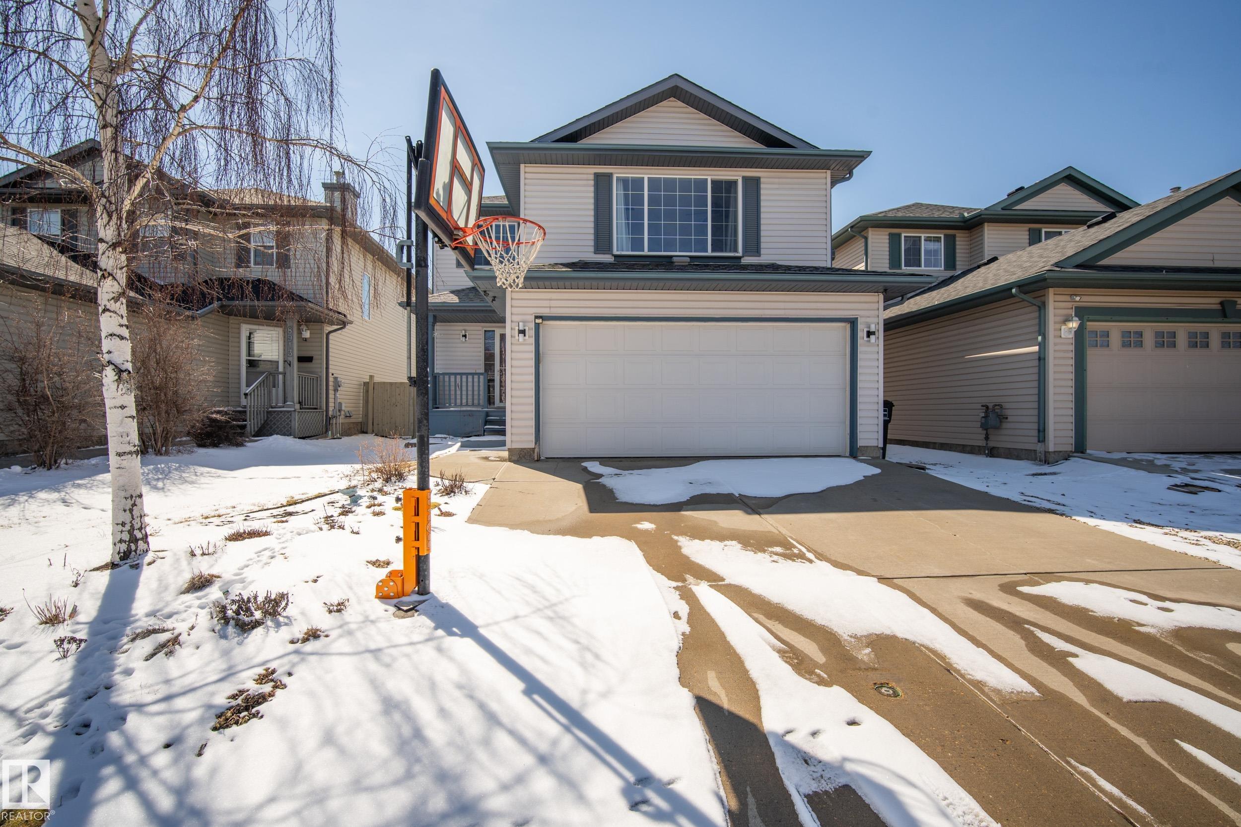 8915 7 Avenue SW, Ellerslie, Edmonton