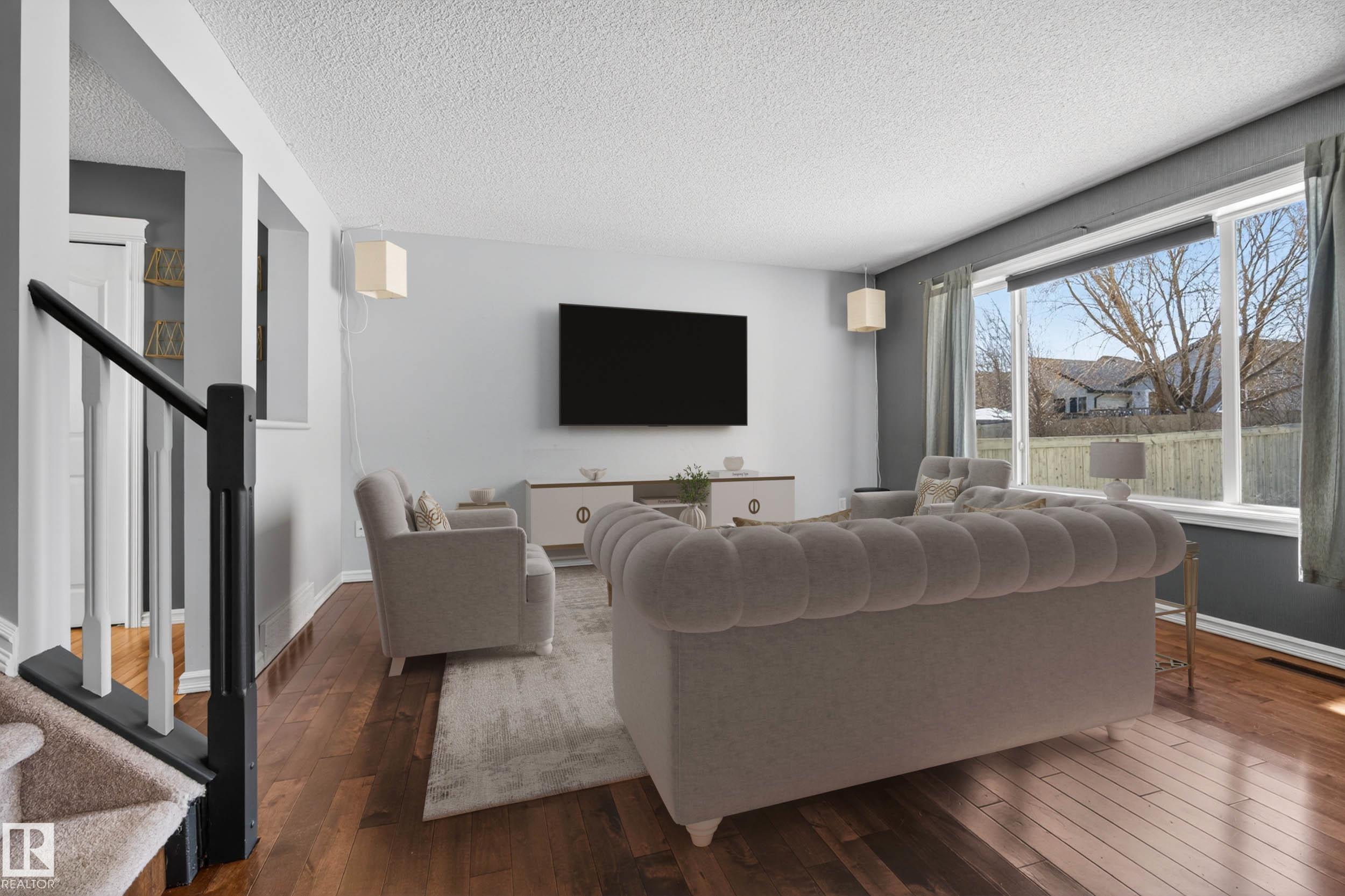 Photo 11 at 8915 7 Avenue SW, Ellerslie, Edmonton