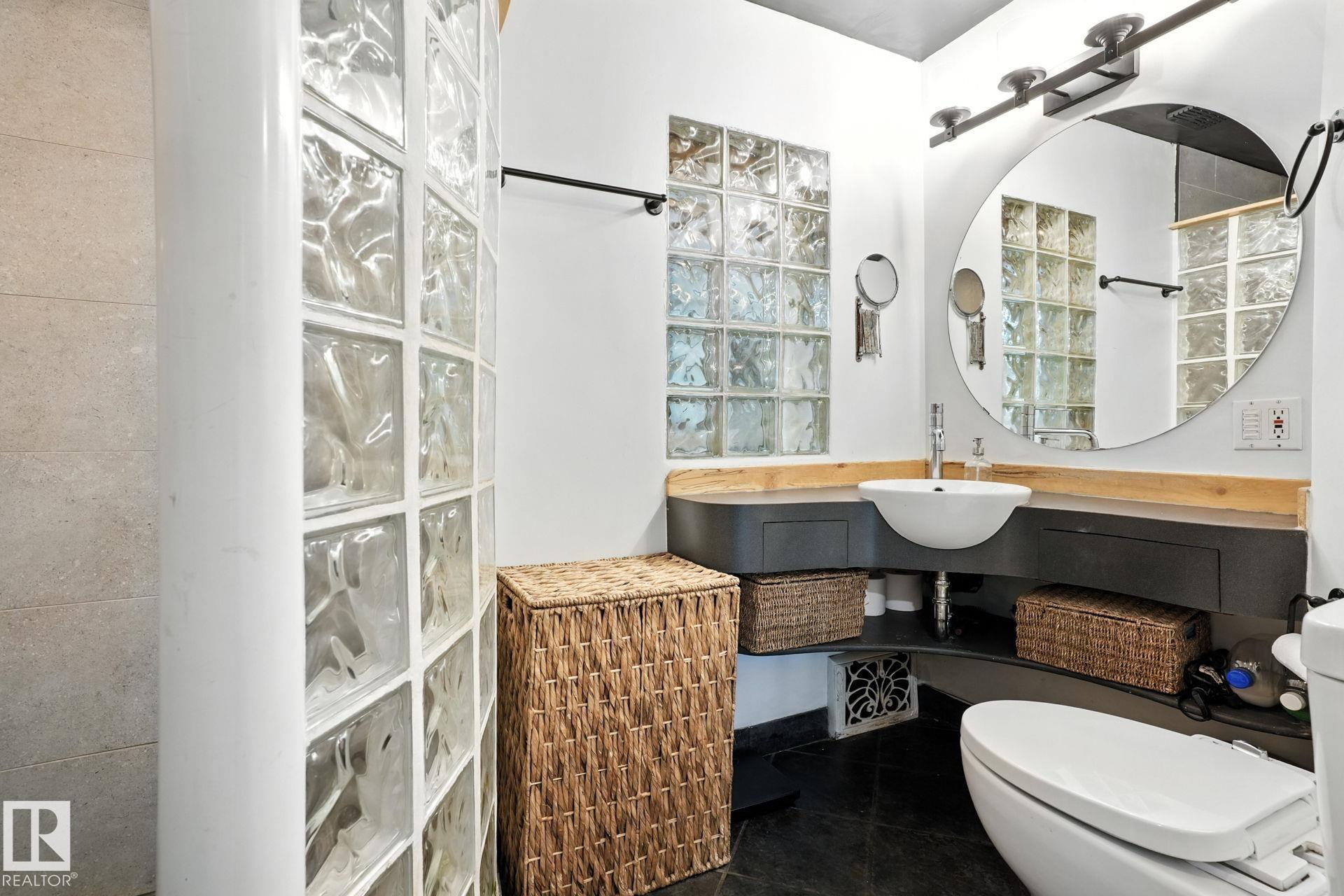 Photo 14 at 5406 110 Street NW, Pleasantview, Edmonton