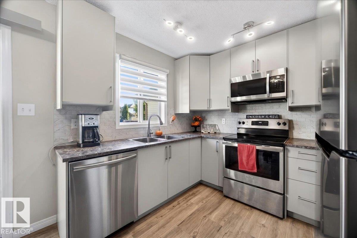 Photo 15 at 21339 91 Avenue NW, Suder Greens, Edmonton