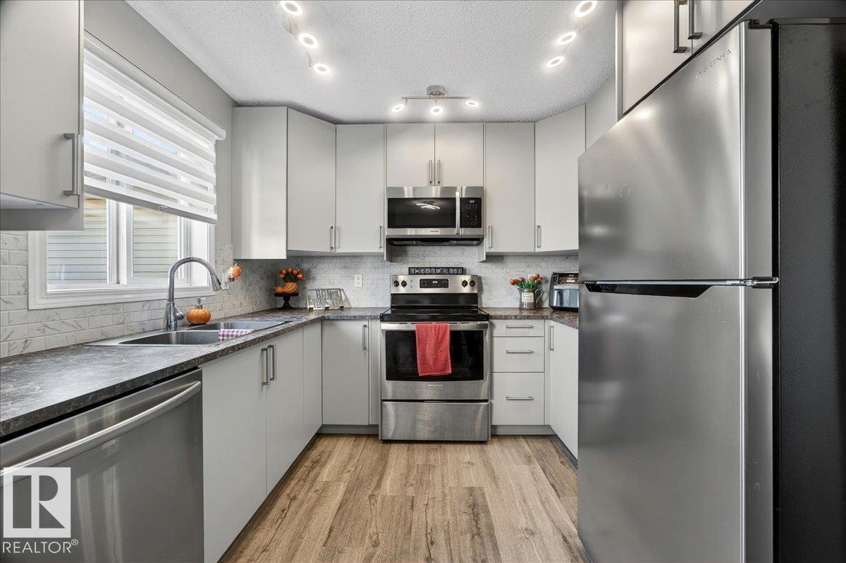 Photo 16 at 21339 91 Avenue NW, Suder Greens, Edmonton