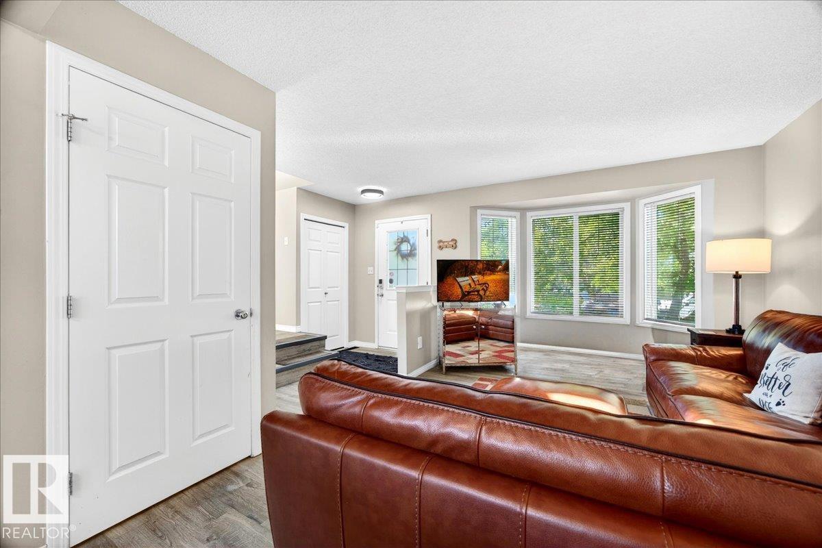 Photo 8 at 21339 91 Avenue NW, Suder Greens, Edmonton