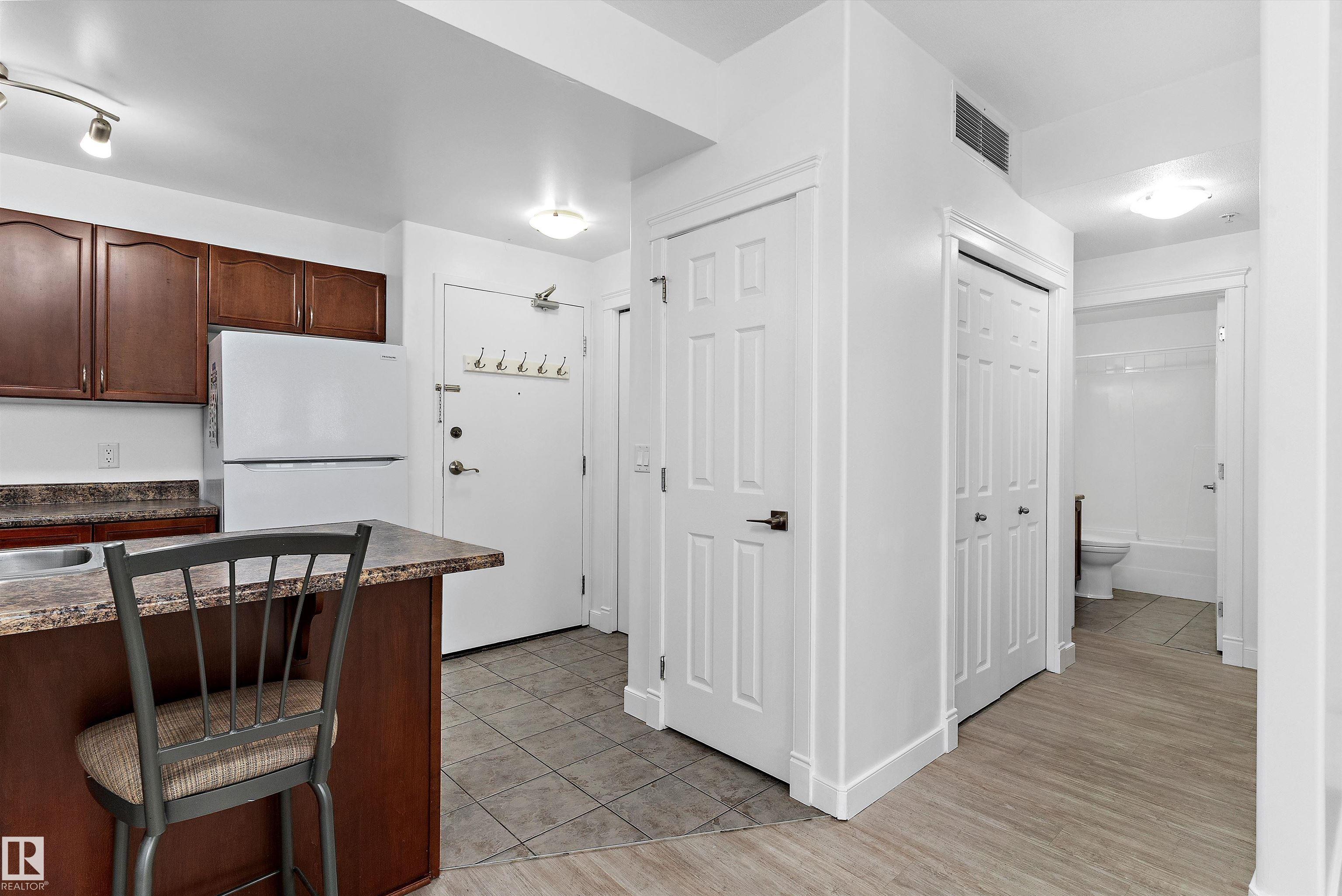 https://zimg.paragon.ice.com/ParagonImages/Property/PM/RAE/225403873/9/0/0/620e4e608fbba1f07cf5edcc03a296ca/1/a372e61454f77f6ed7cda8077f9cbd60/225403873-0e344c53-c3c6-4141-88fc-e95b1b0d570b.JPG