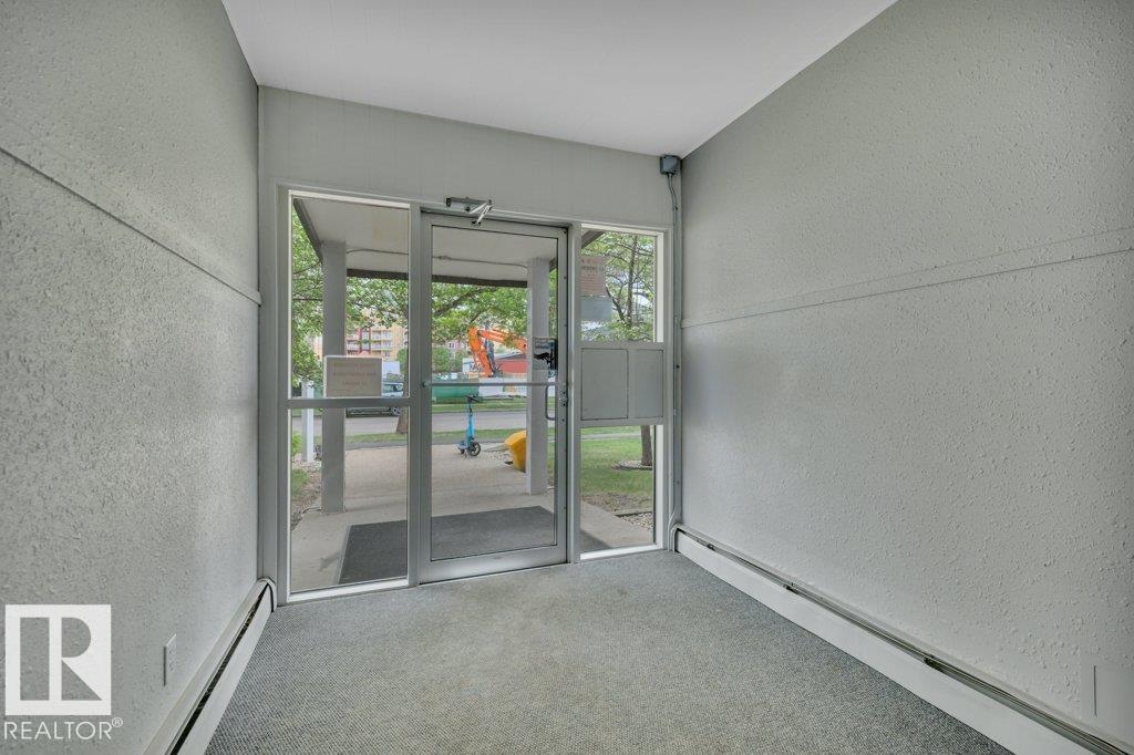 304 - 10320 113 Street NW, Wîhkwêntôwin, Edmonton