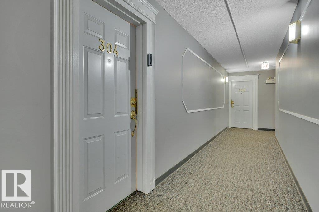 304 - 10320 113 Street NW, Wîhkwêntôwin, Edmonton