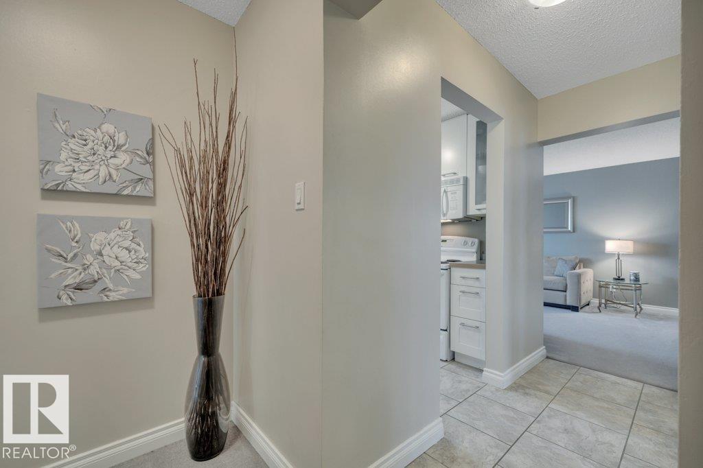 Photo 8 at 304 - 10320 113 Street NW, Wîhkwêntôwin, Edmonton