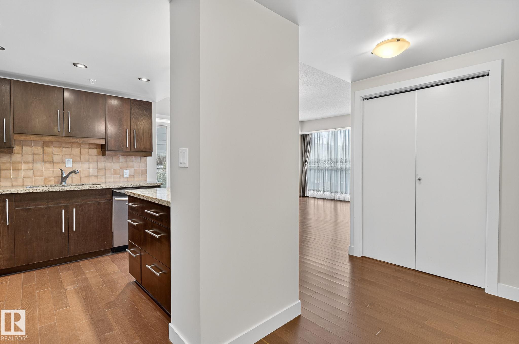 Photo 18 at 203 - 10046 117 Street NW, Wîhkwêntôwin, Edmonton
