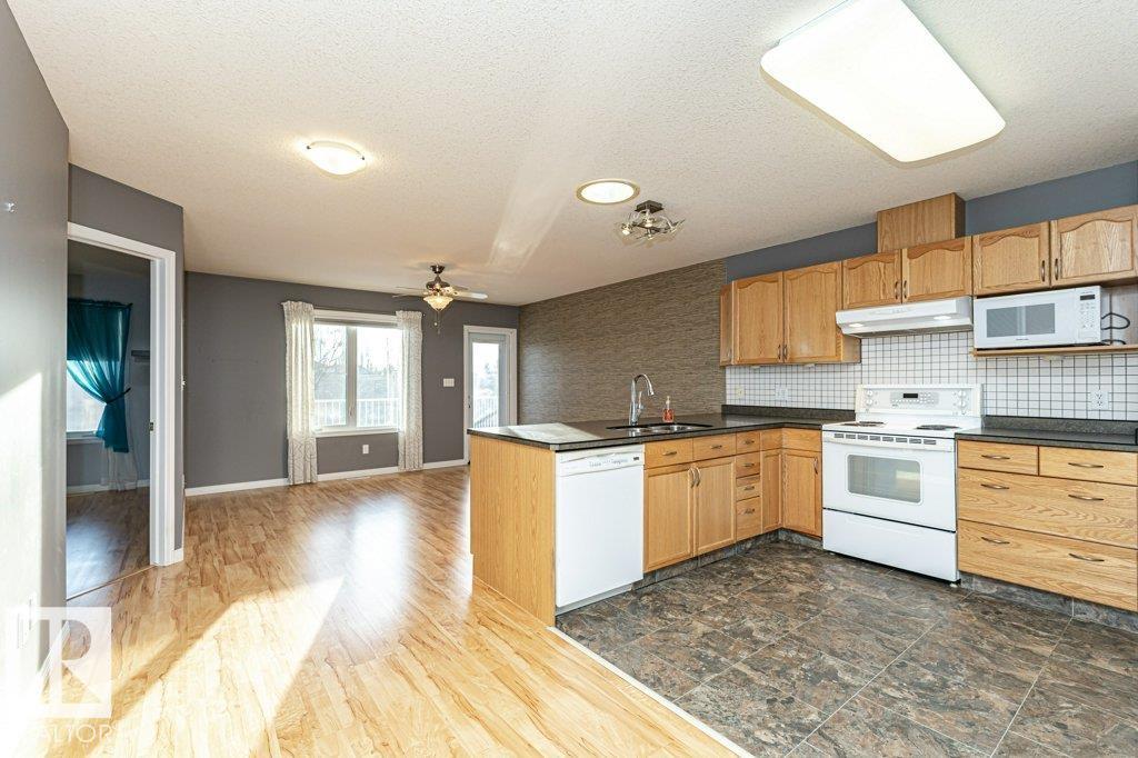 Photo 6 at 53 - 8602 Southfort Drive, South Fort, Fort Saskatchewan
