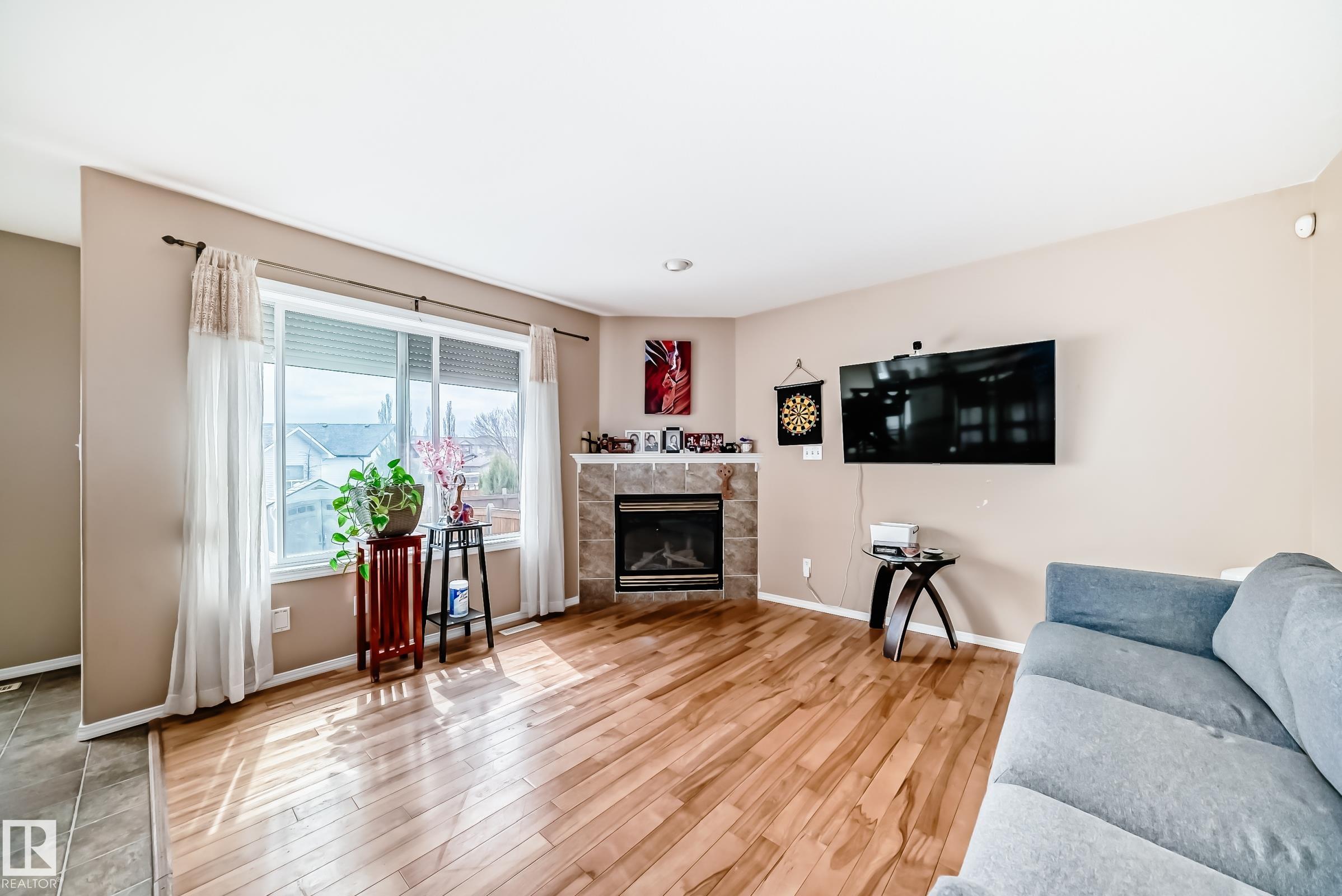 Photo 12 at 1815 36 Avenue NW, Wild Rose, Edmonton