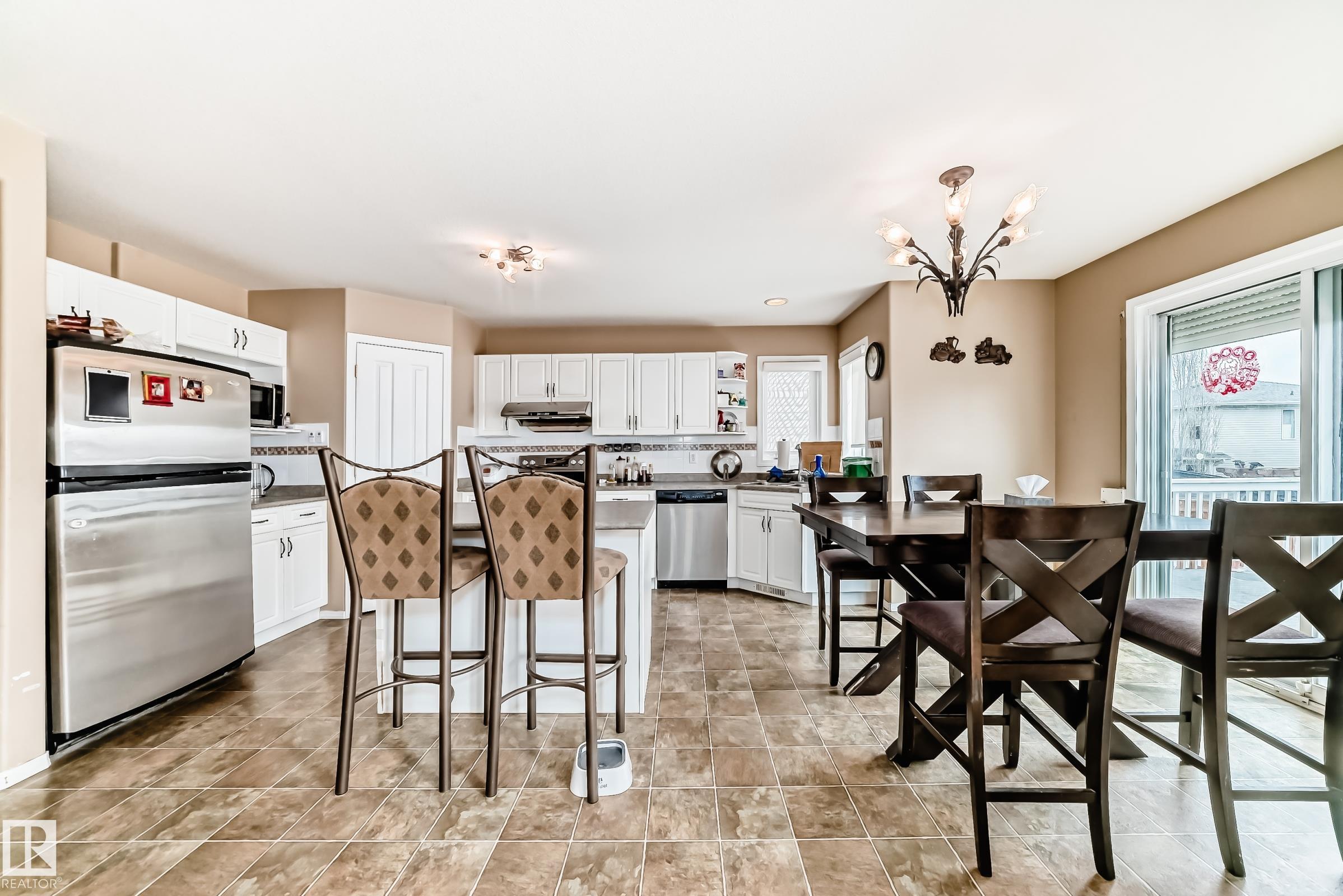 1815 36 Avenue NW, Wild Rose, Edmonton