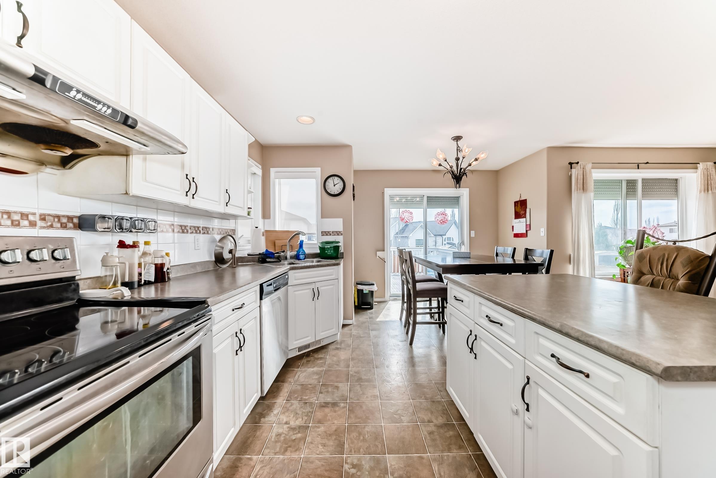 Photo 7 at 1815 36 Avenue NW, Wild Rose, Edmonton