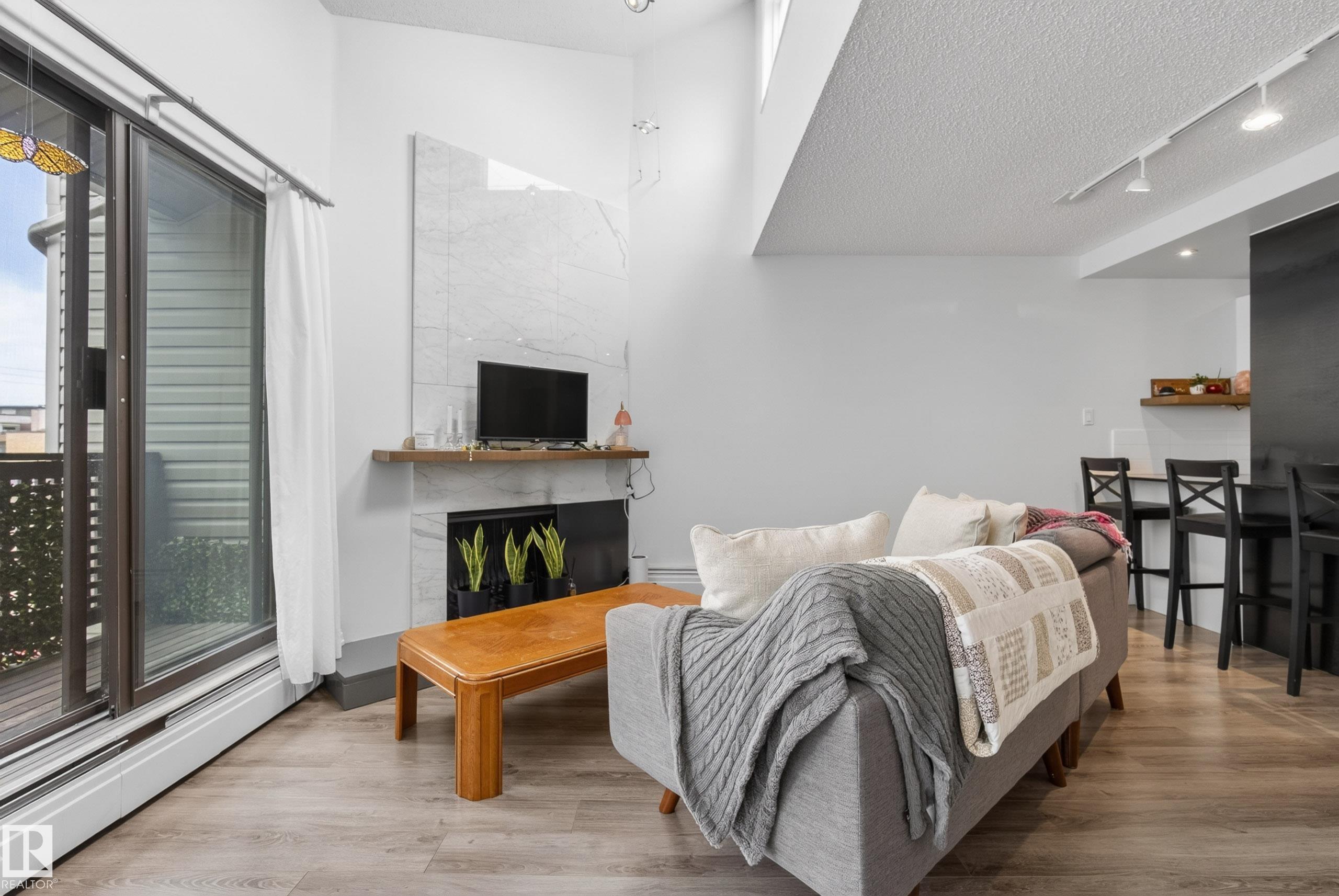 Photo 16 at 302 - 10148 118 Street NW, Wîhkwêntôwin, Edmonton