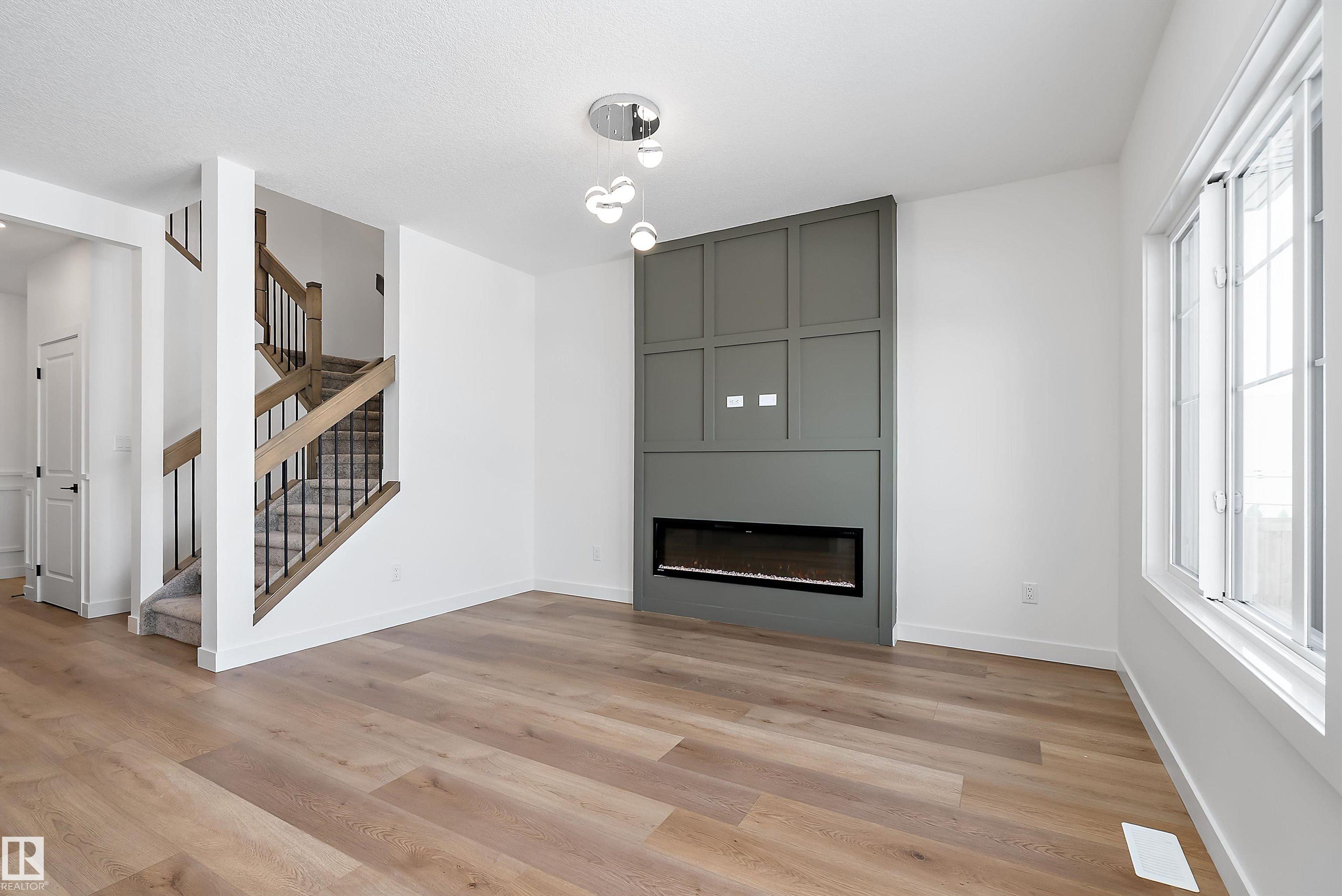 Photo 16 at 1132 Goldfinch Crescent NW, Kinglet Gardens, Edmonton