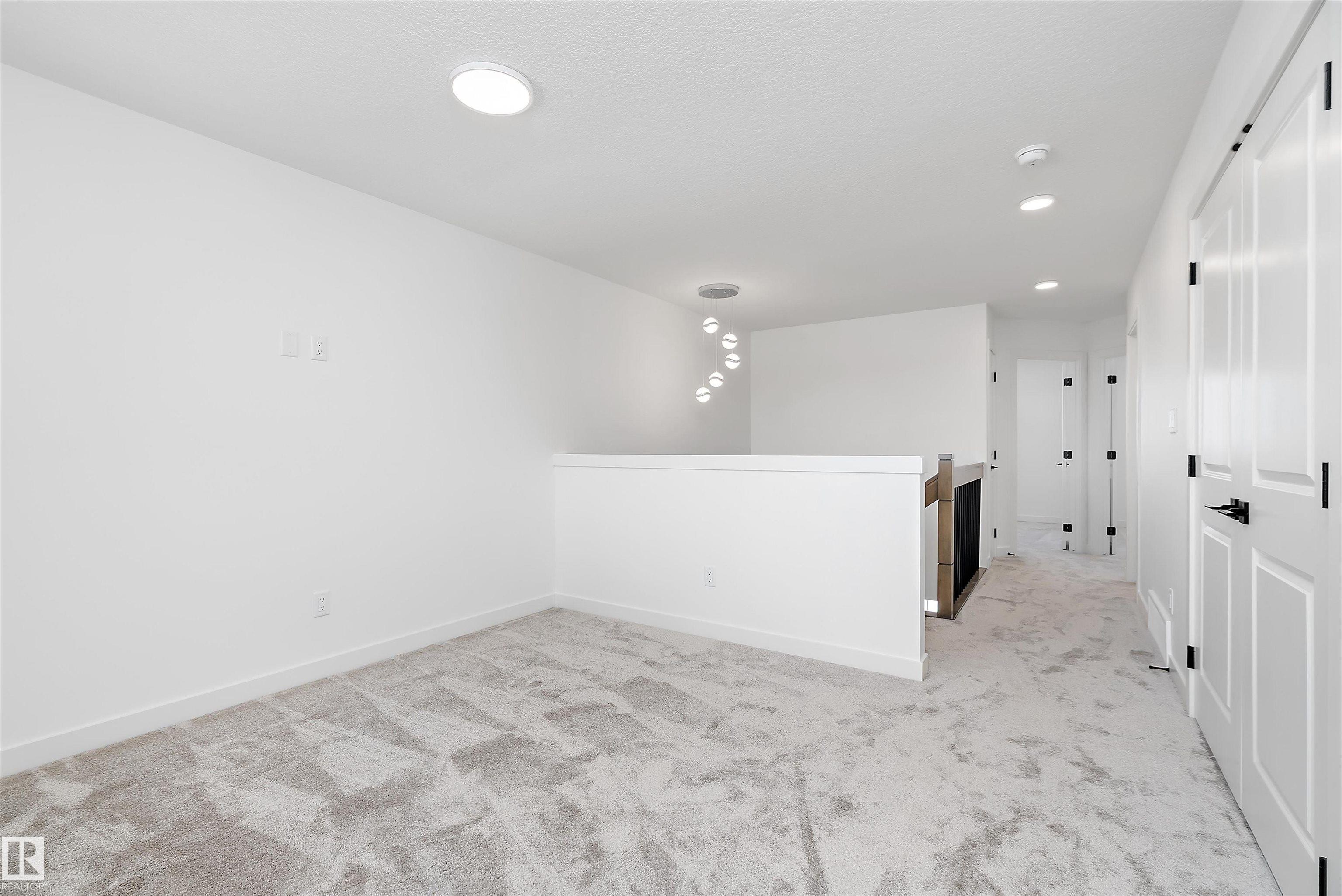 Photo 25 at 1132 Goldfinch Crescent NW, Kinglet Gardens, Edmonton