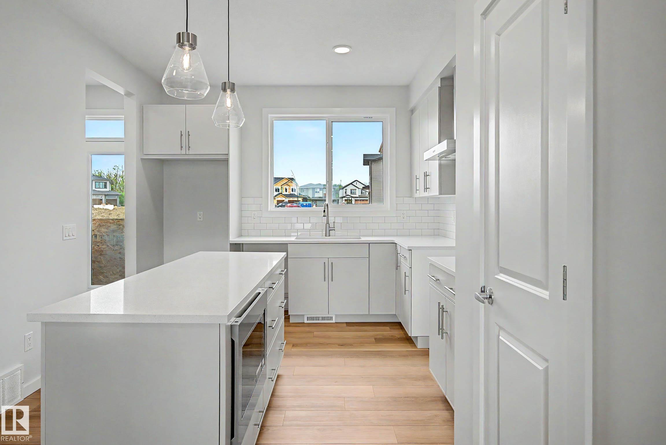 21120 21120 25 Ave NW