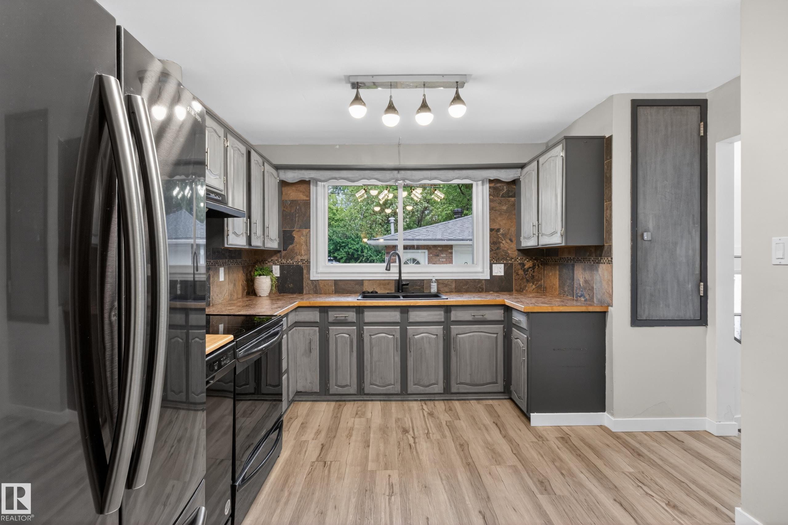 Photo 12 at 302 Fir Street, Maplegrove, Sherwood Park