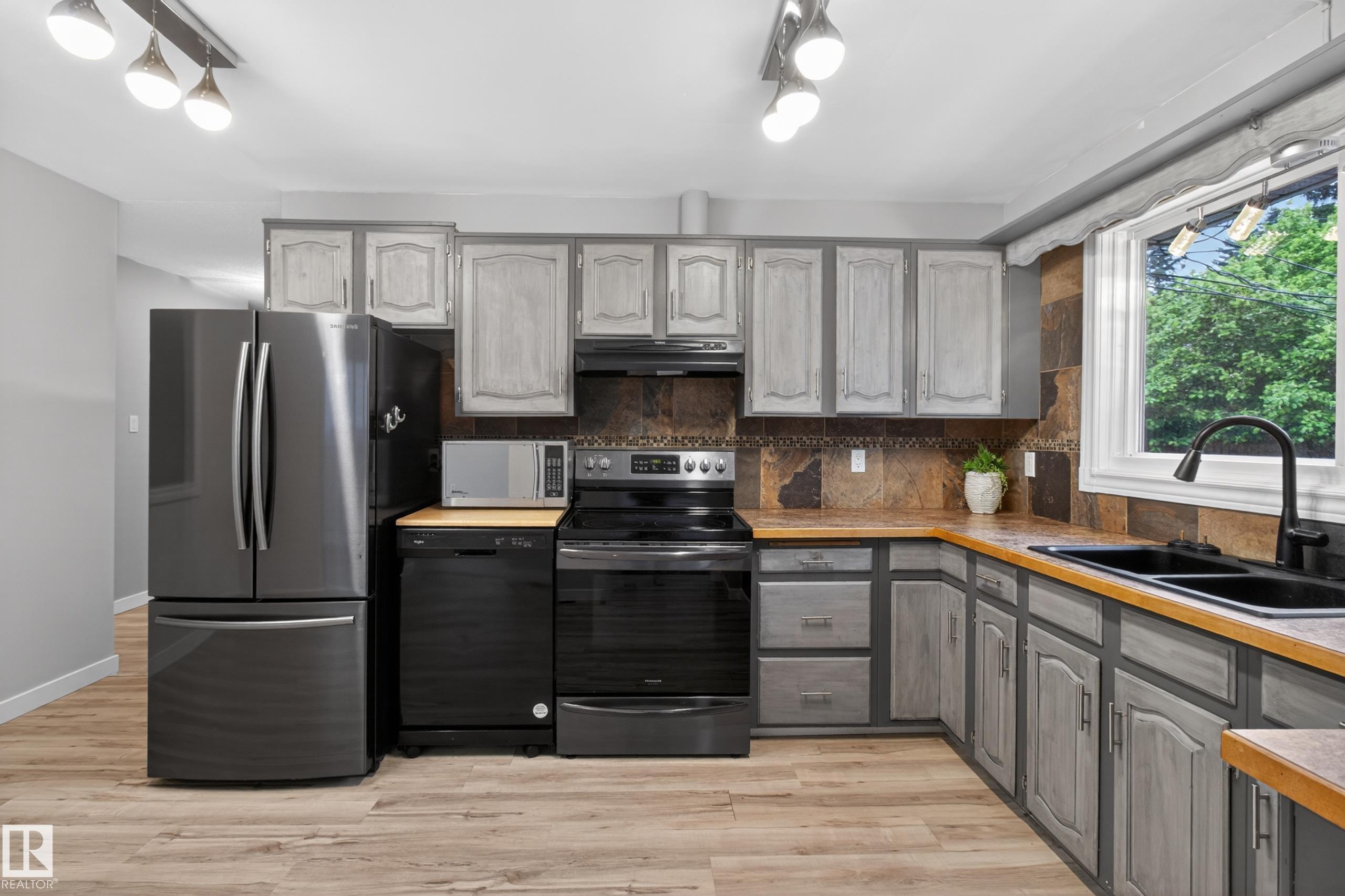 Photo 13 at 302 Fir Street, Maplegrove, Sherwood Park