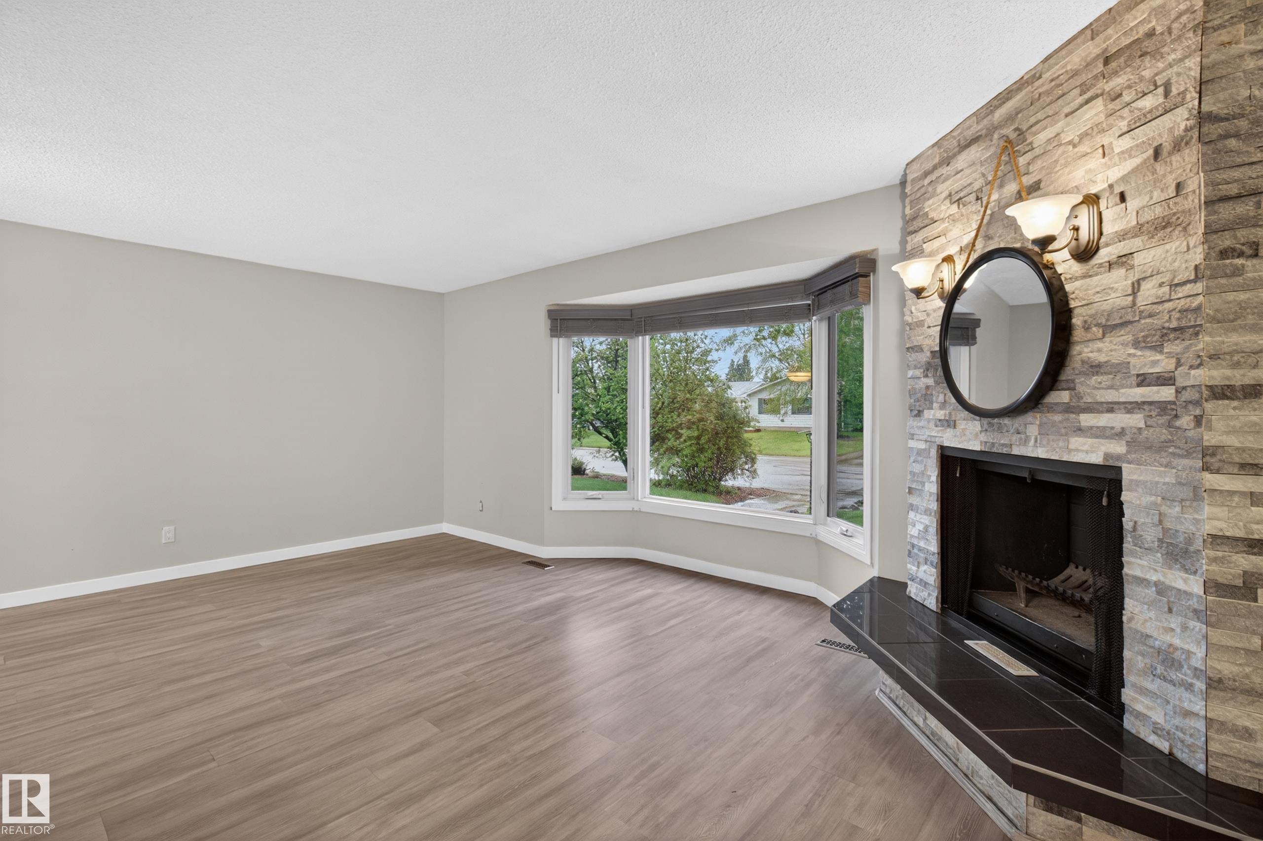 Photo 4 at 302 Fir Street, Maplegrove, Sherwood Park