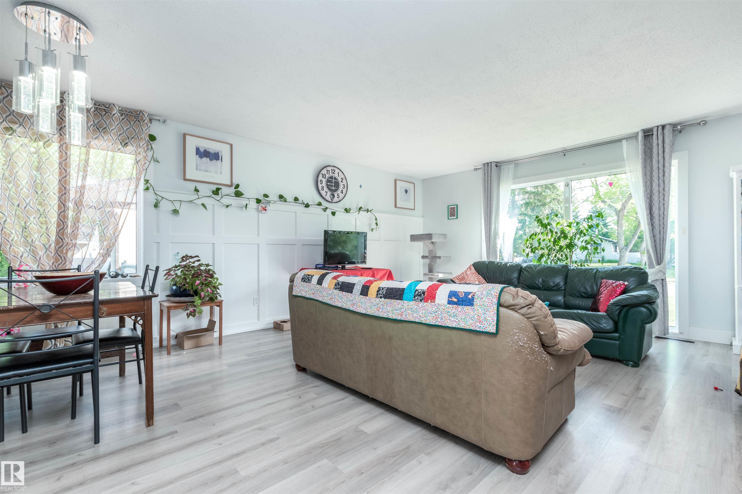 Photo 11 at 88 Circlewood Drive, Maplewood, Sherwood Park