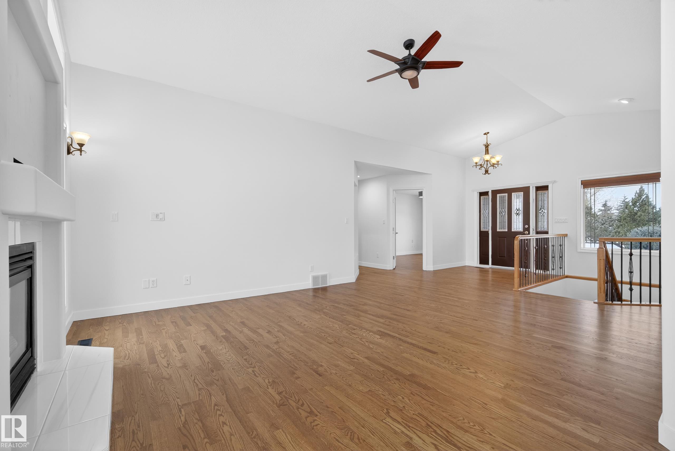 Photo 11 at 19 Country Lane, Country Plains Estates, Stony Plain