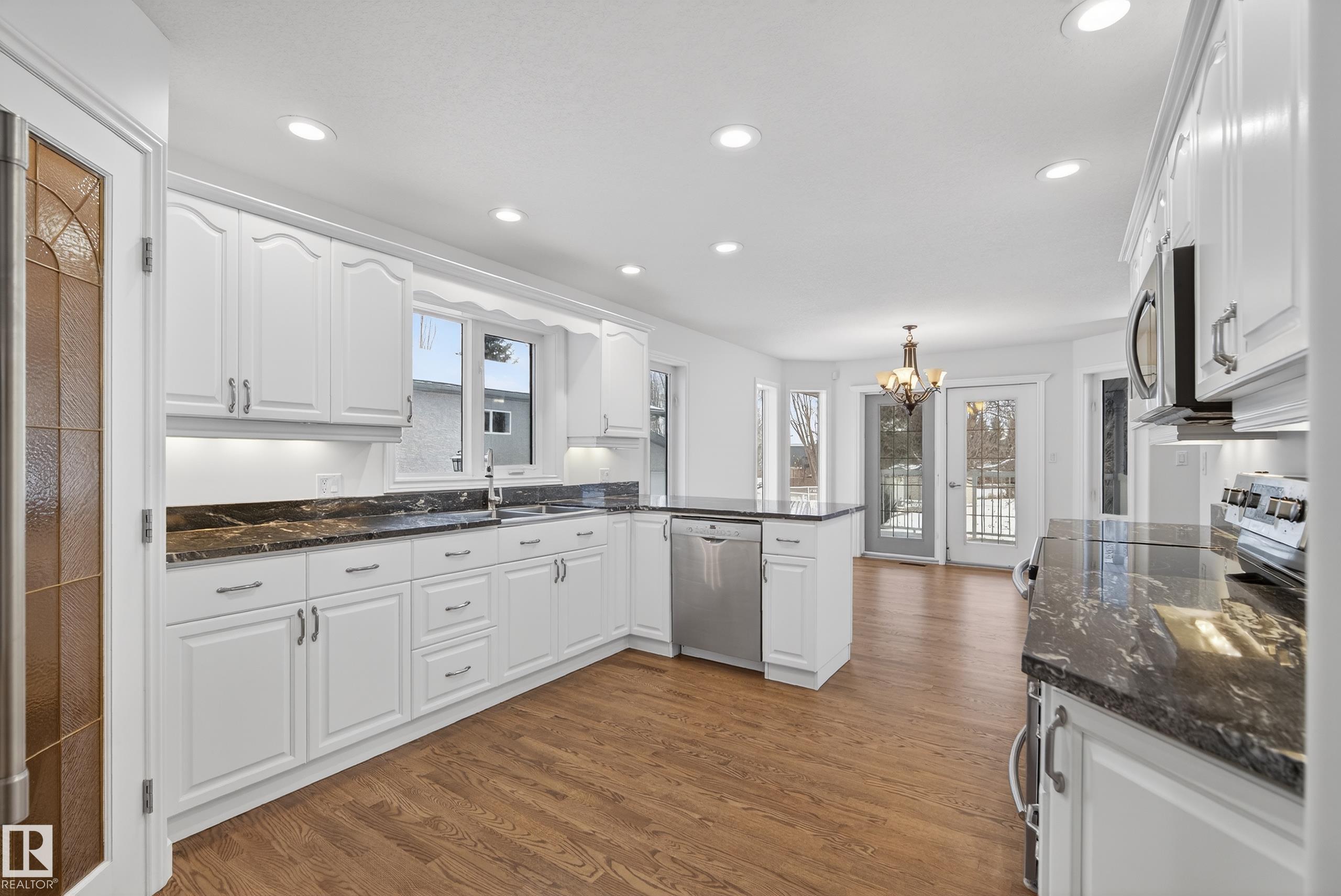 Photo 14 at 19 Country Lane, Country Plains Estates, Stony Plain