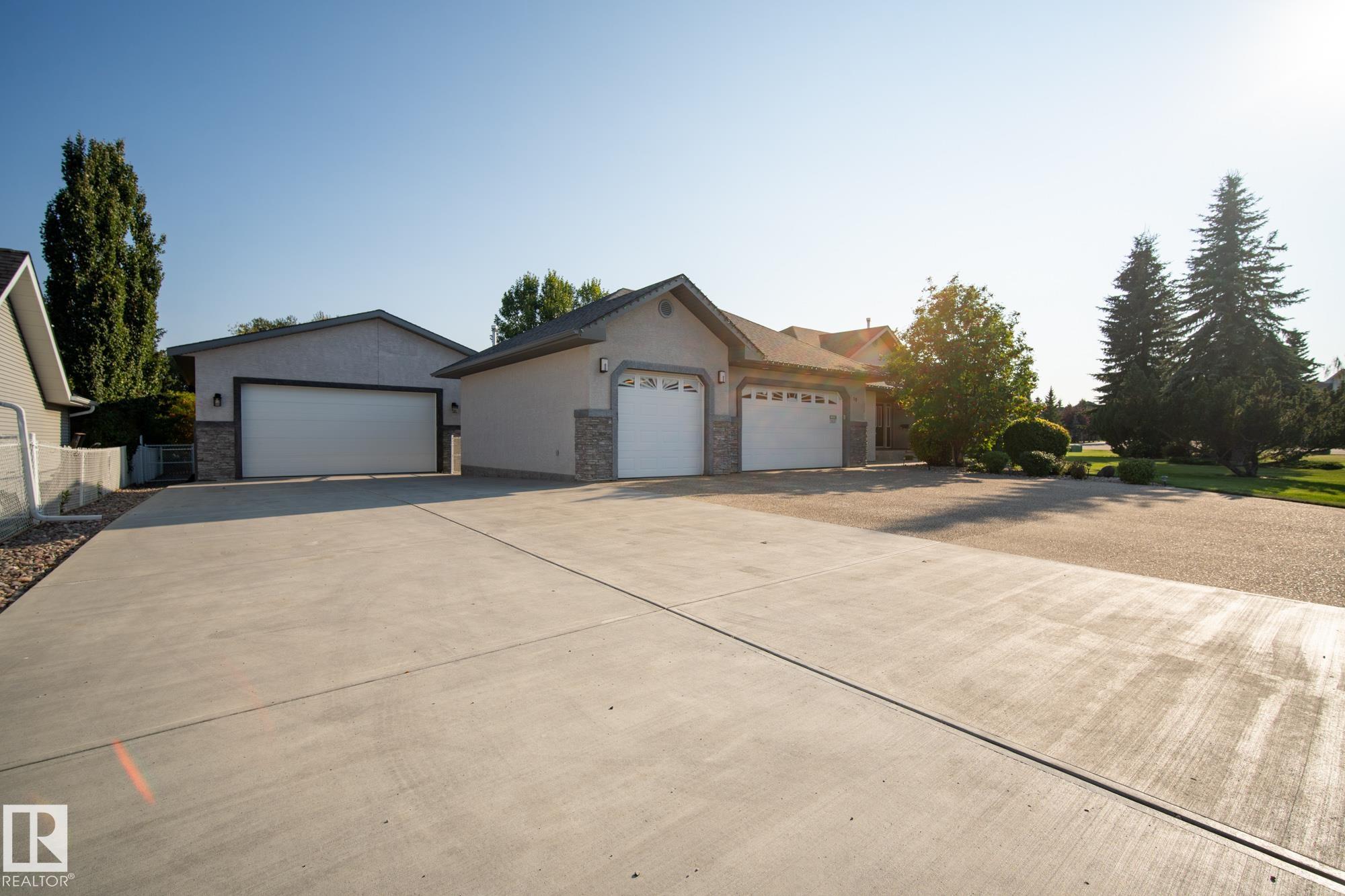 19 Country Lane, Country Plains Estates, Stony Plain