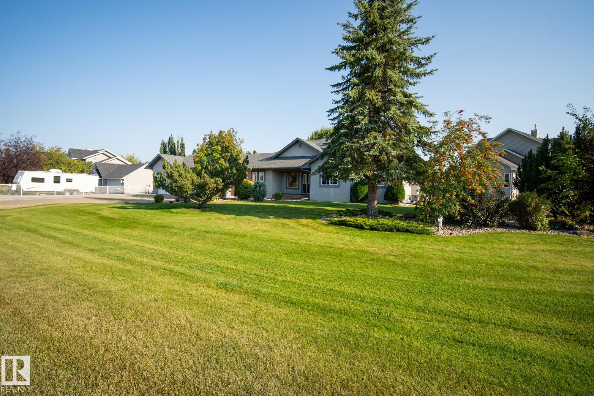 Photo 39 at 19 Country Lane, Country Plains Estates, Stony Plain