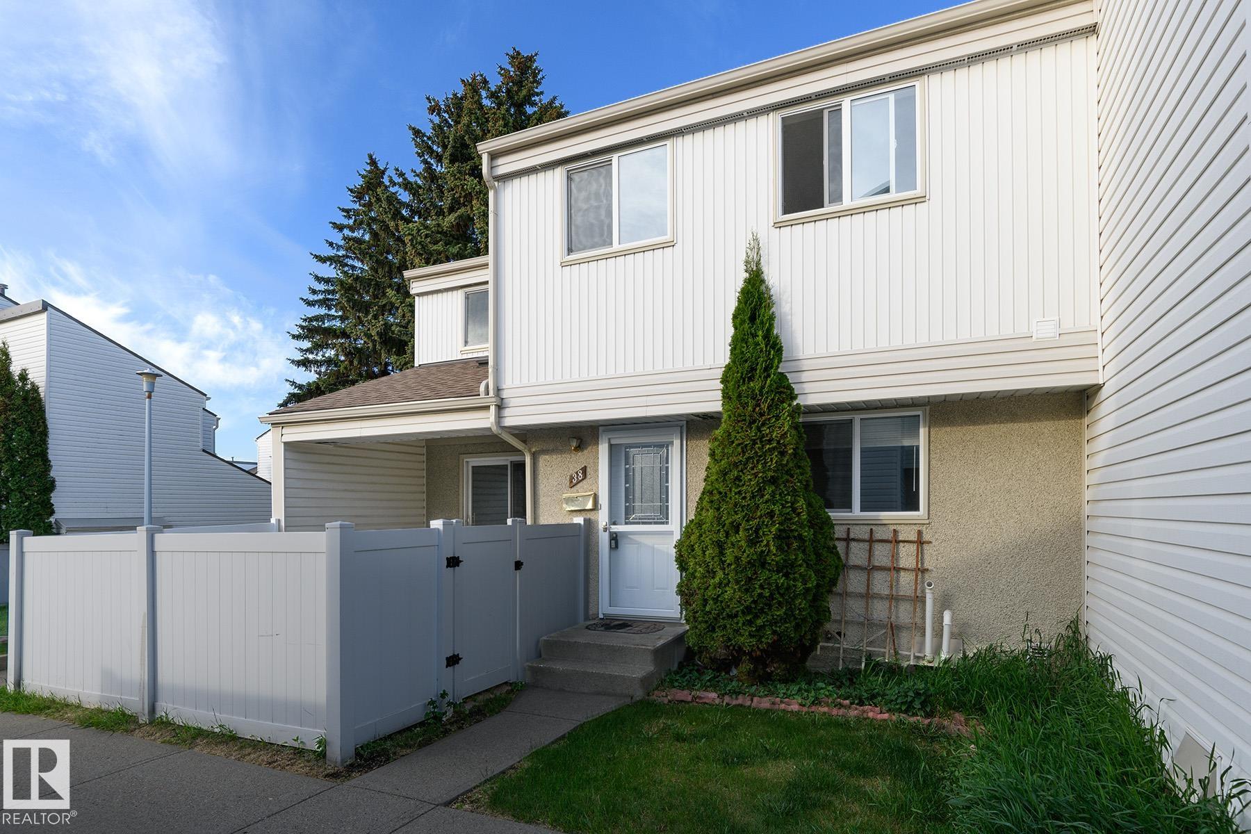 38 Woodvale Village NW, Greenview, Edmonton