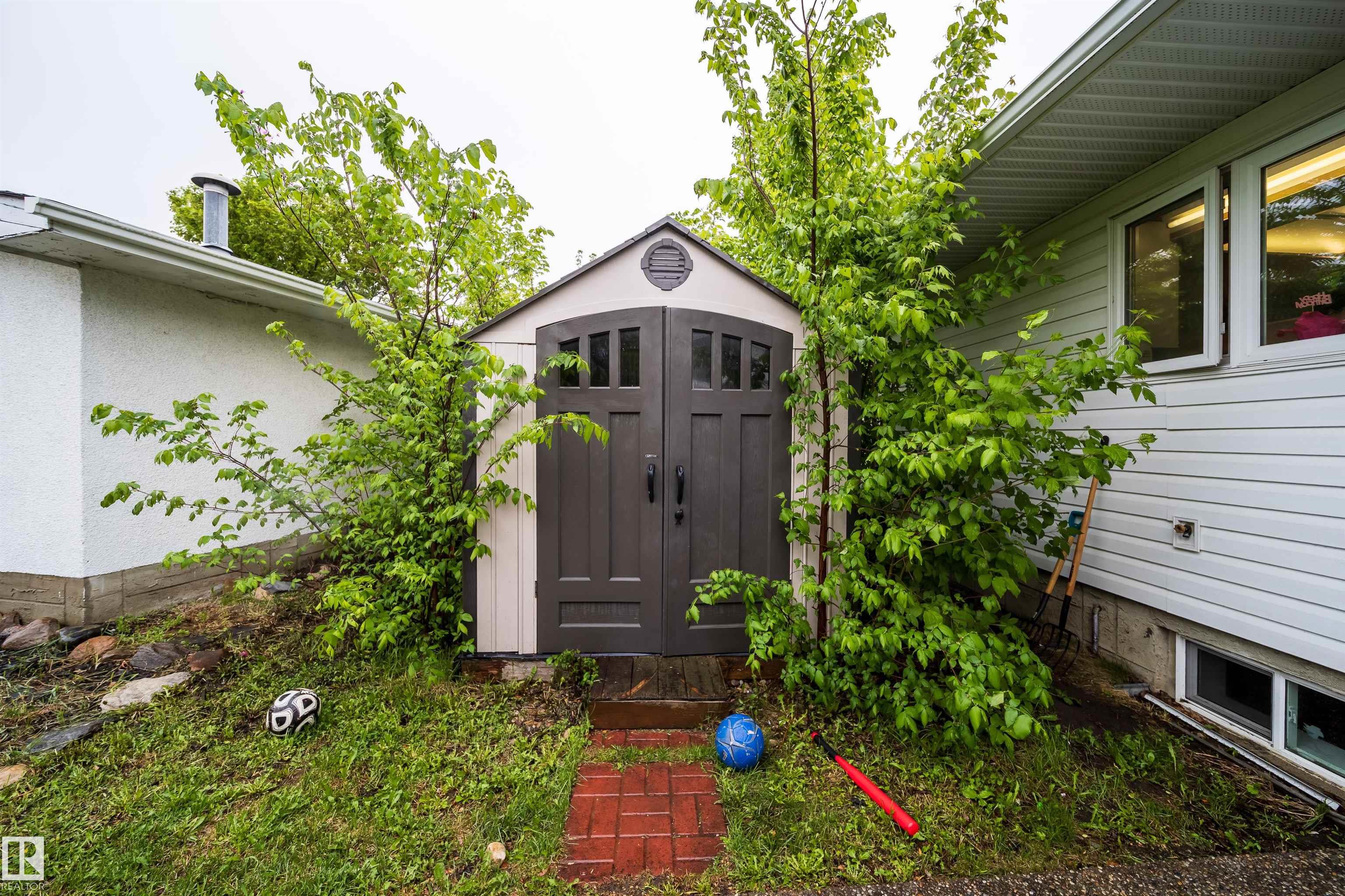Photo 34 at 8512 142a Avenue NW, Northmount, Edmonton