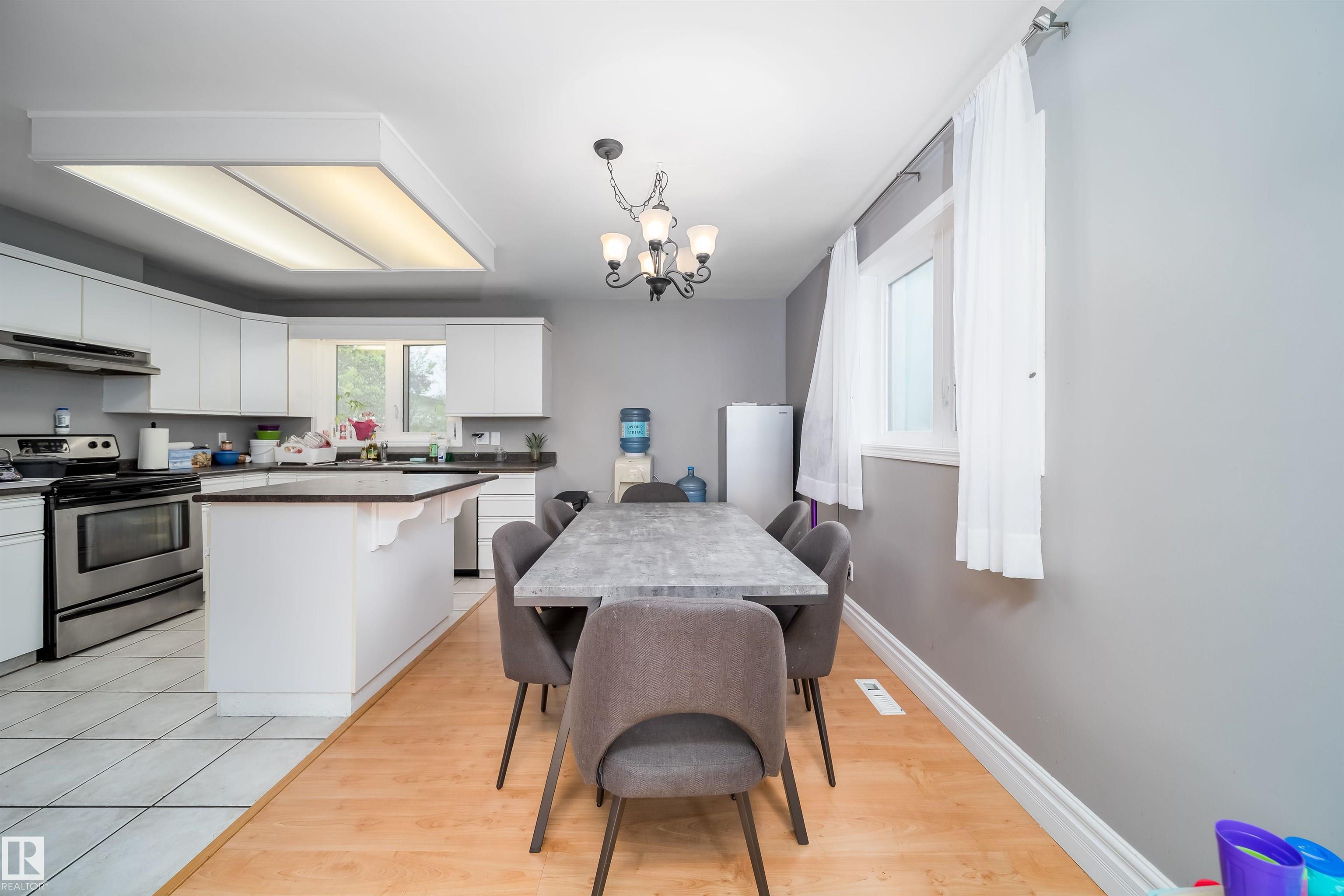 Photo 9 at 8512 142a Avenue NW, Northmount, Edmonton
