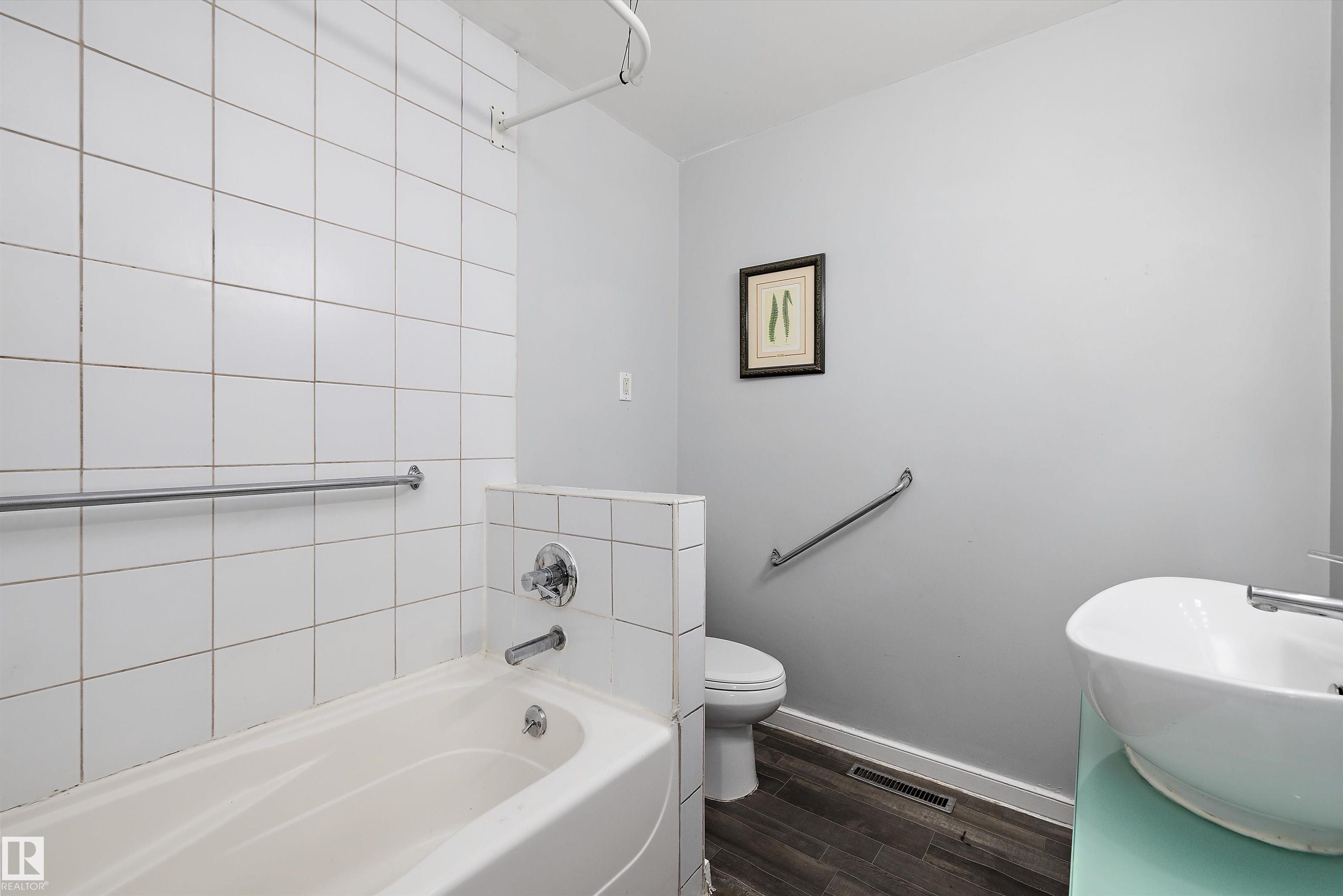 Photo 14 at 12303 115 Avenue NW, Inglewood, Edmonton