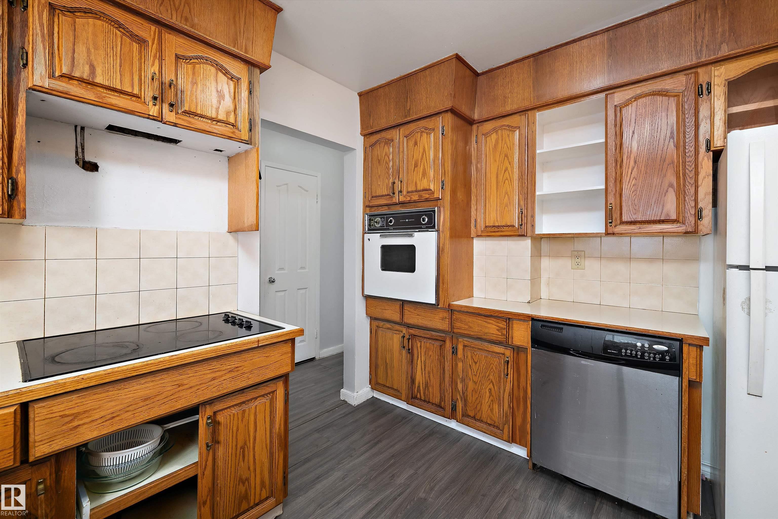 Photo 6 at 12303 115 Avenue NW, Inglewood, Edmonton