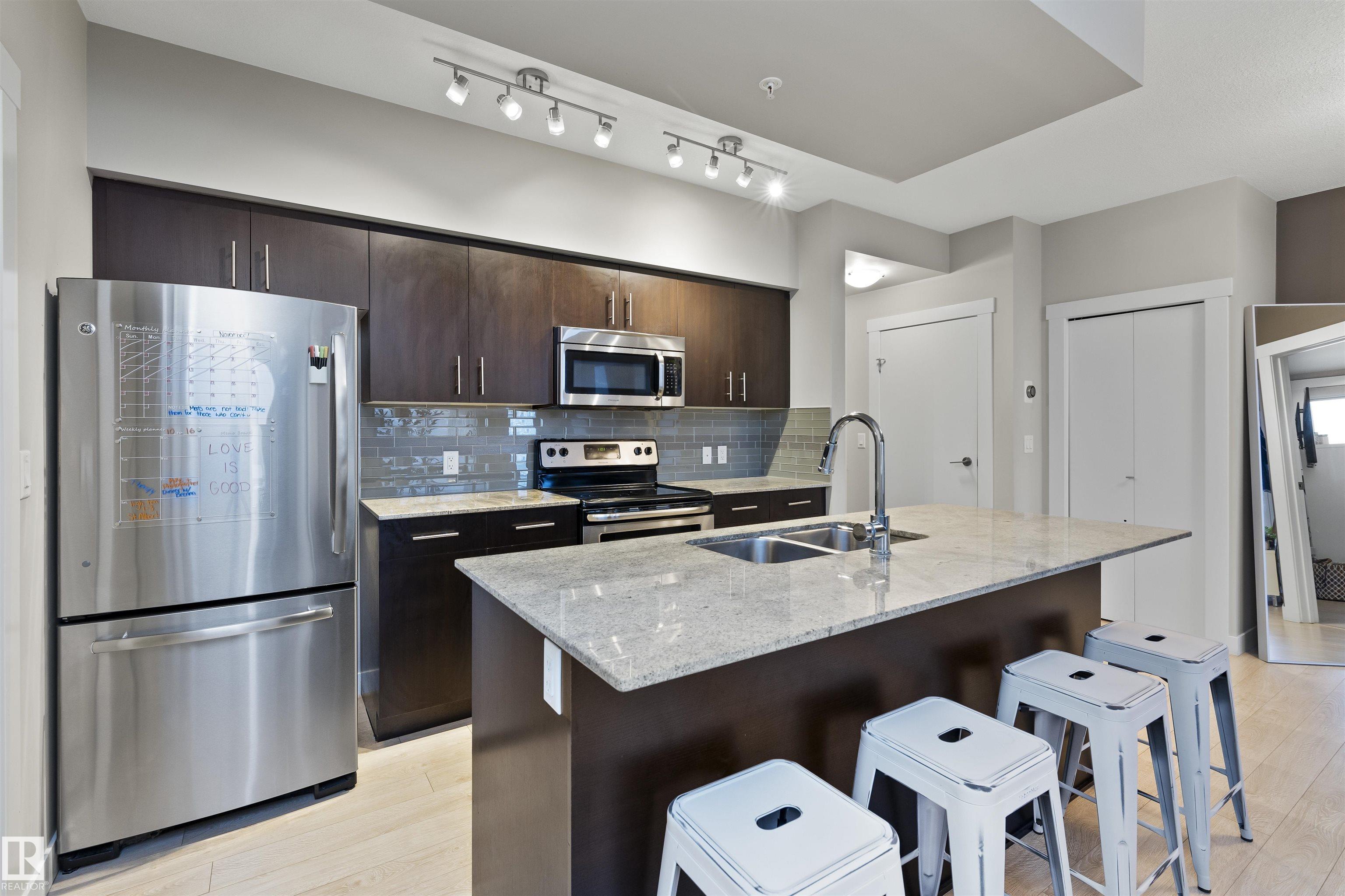 Photo 6 at 905 - 10226 104 Street NW, Downtown, Edmonton