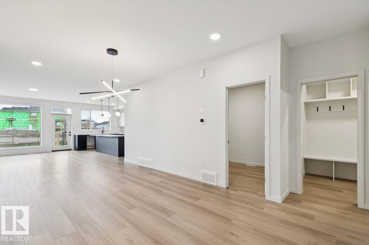 3019 5 Avenue SW, Alces, Edmonton