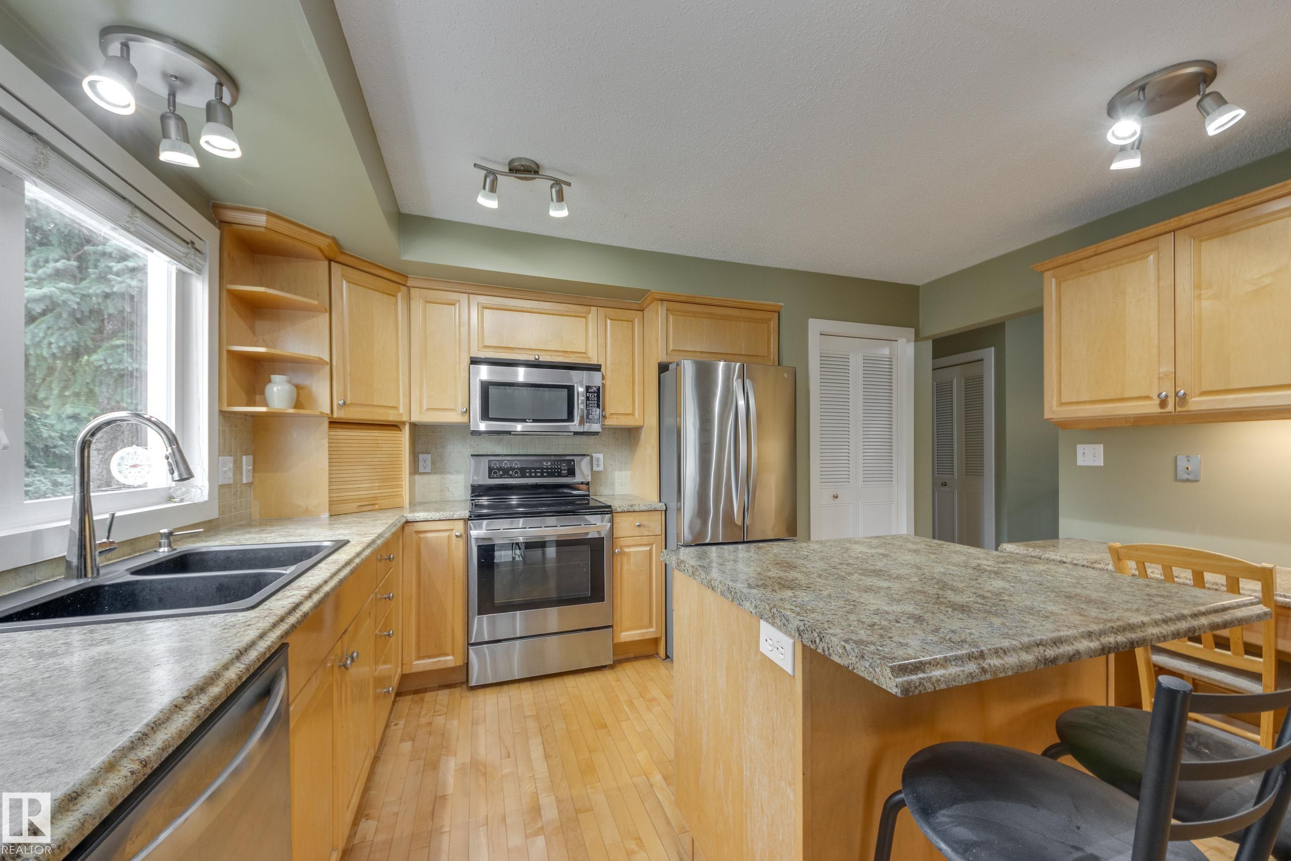Photo 11 at 36 Fenwick Crescent, Forest Lawn, St. Albert