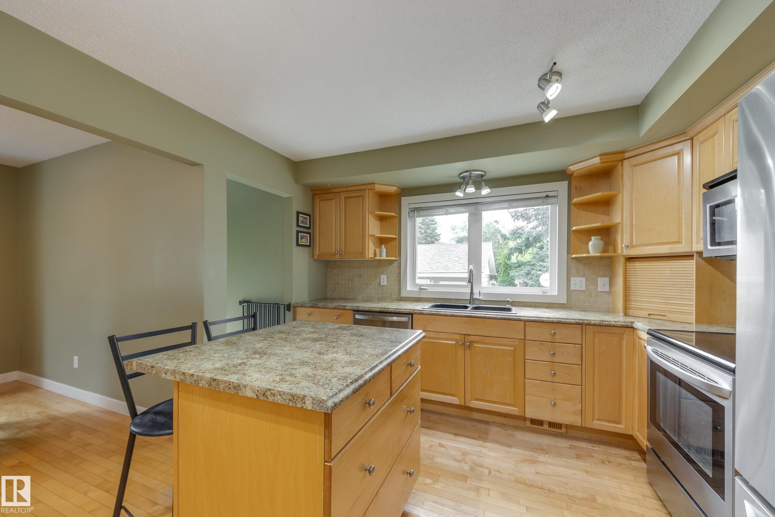 Photo 13 at 36 Fenwick Crescent, Forest Lawn, St. Albert