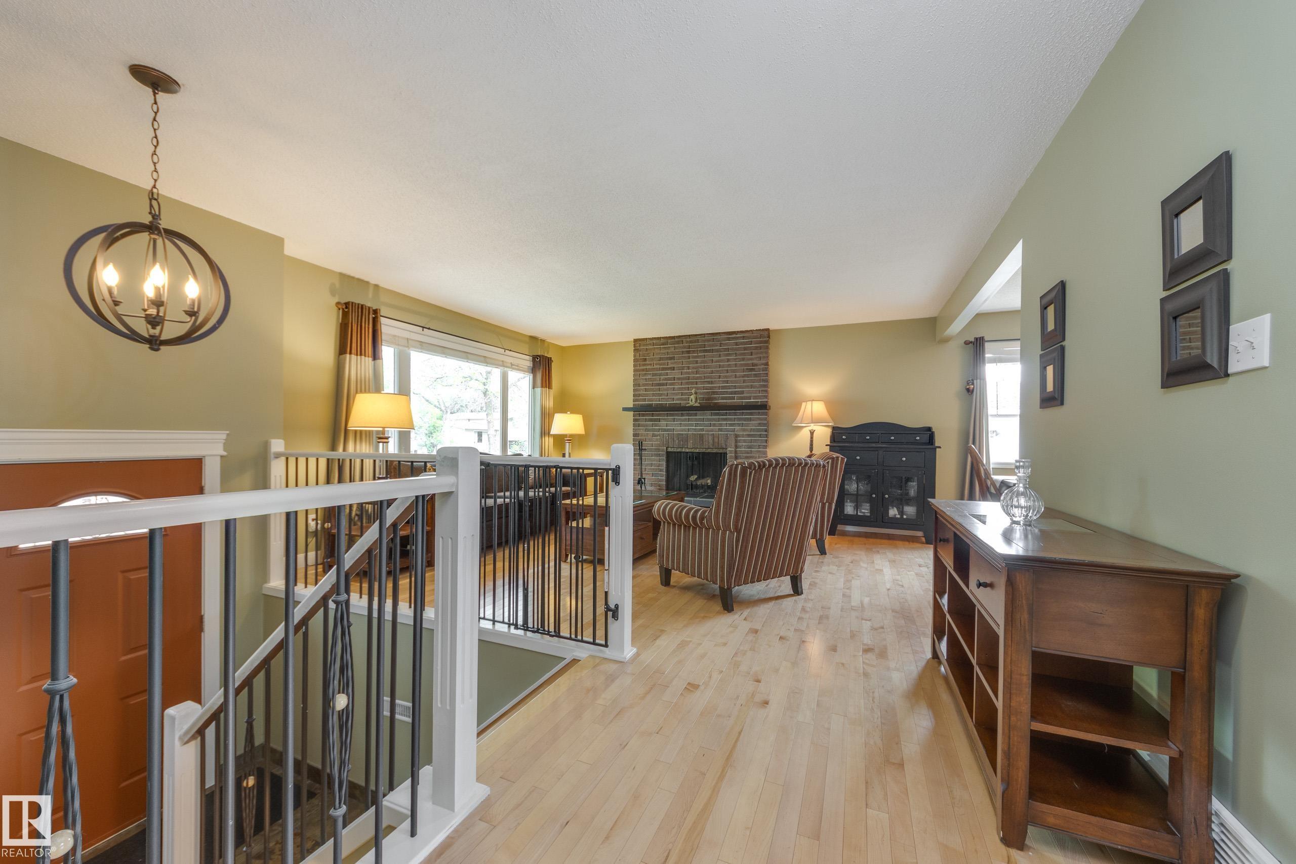 36 Fenwick Crescent, Forest Lawn, St. Albert