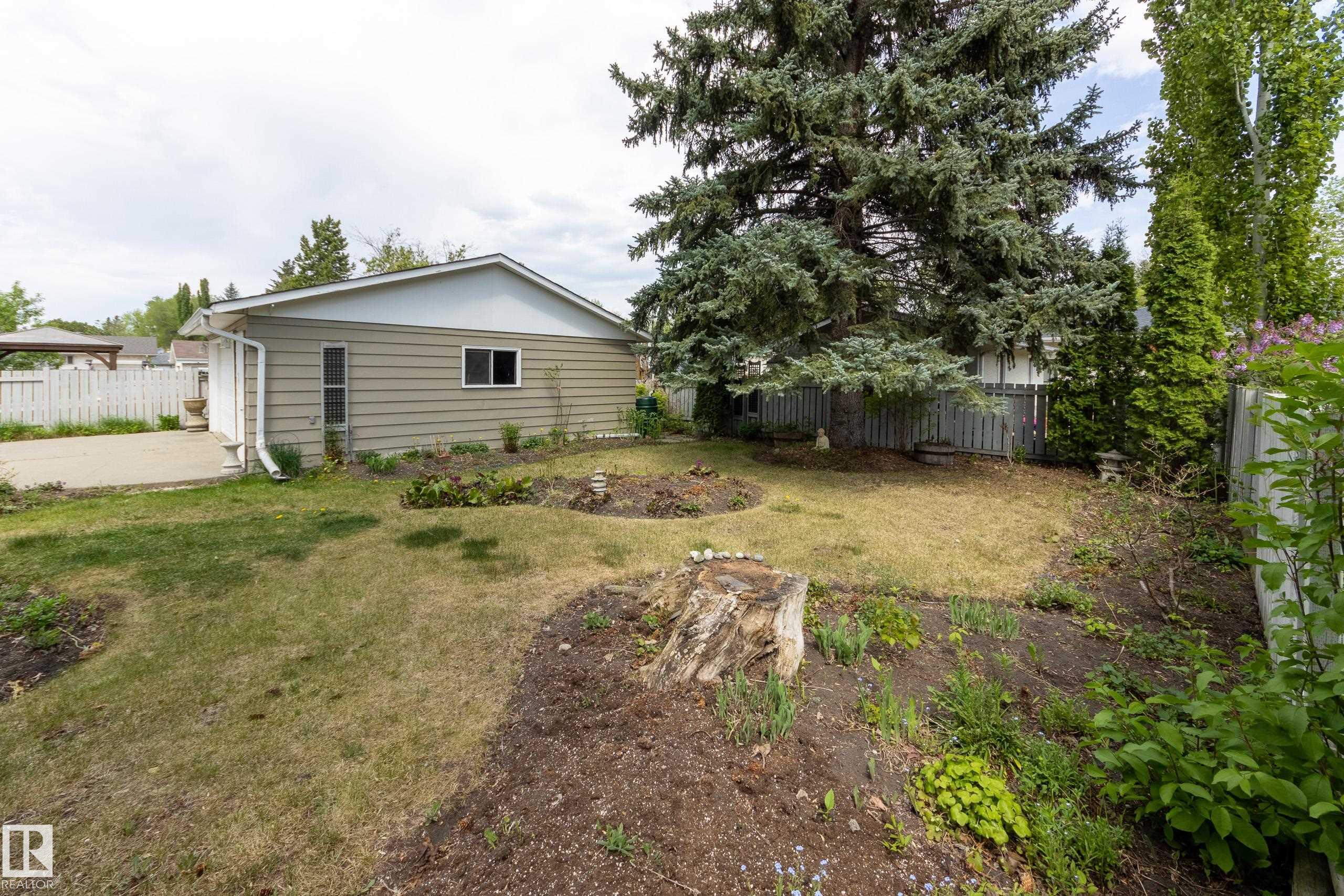 Photo 38 at 36 Fenwick Crescent, Forest Lawn, St. Albert
