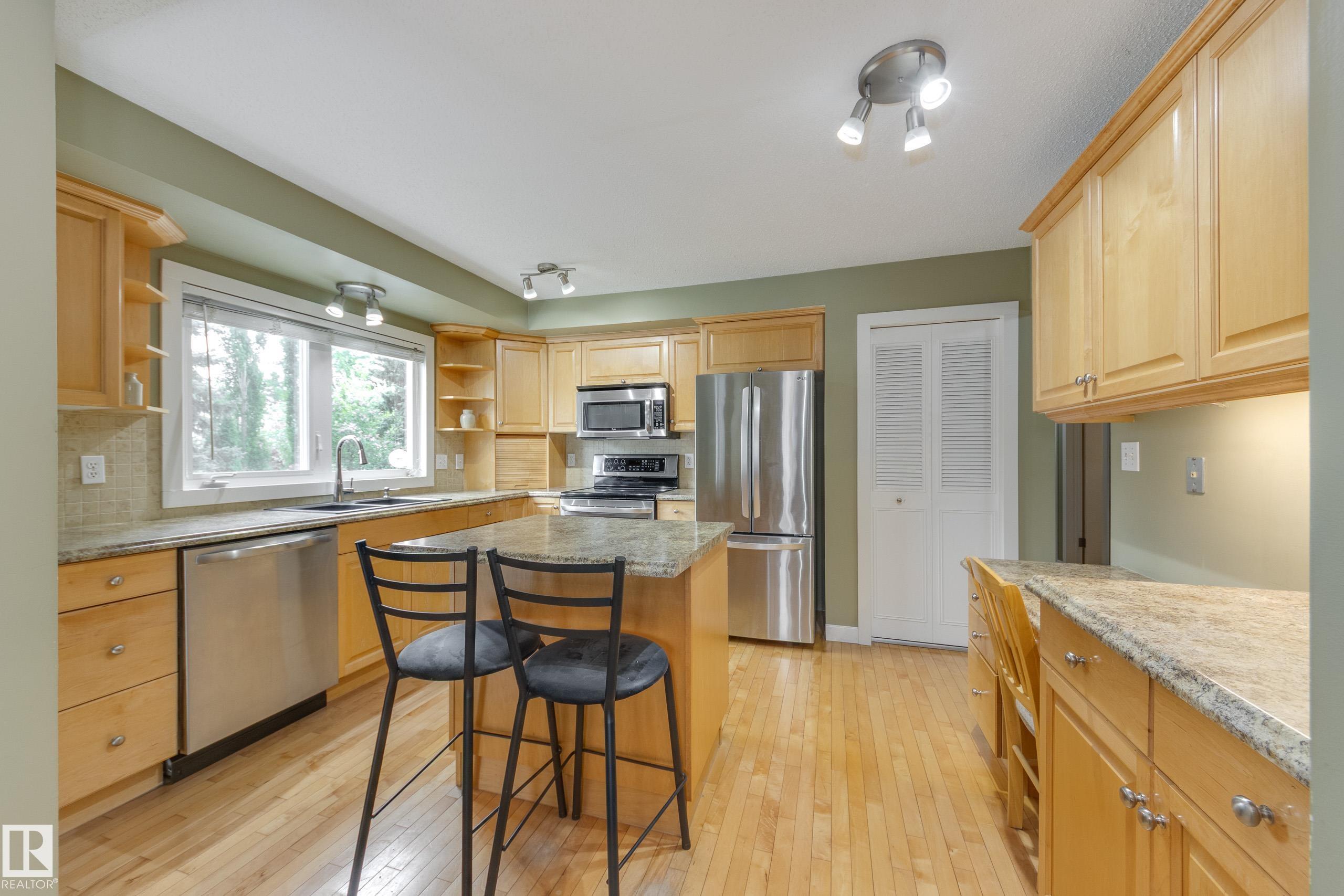 Photo 10 at 36 Fenwick Crescent, Forest Lawn, St. Albert