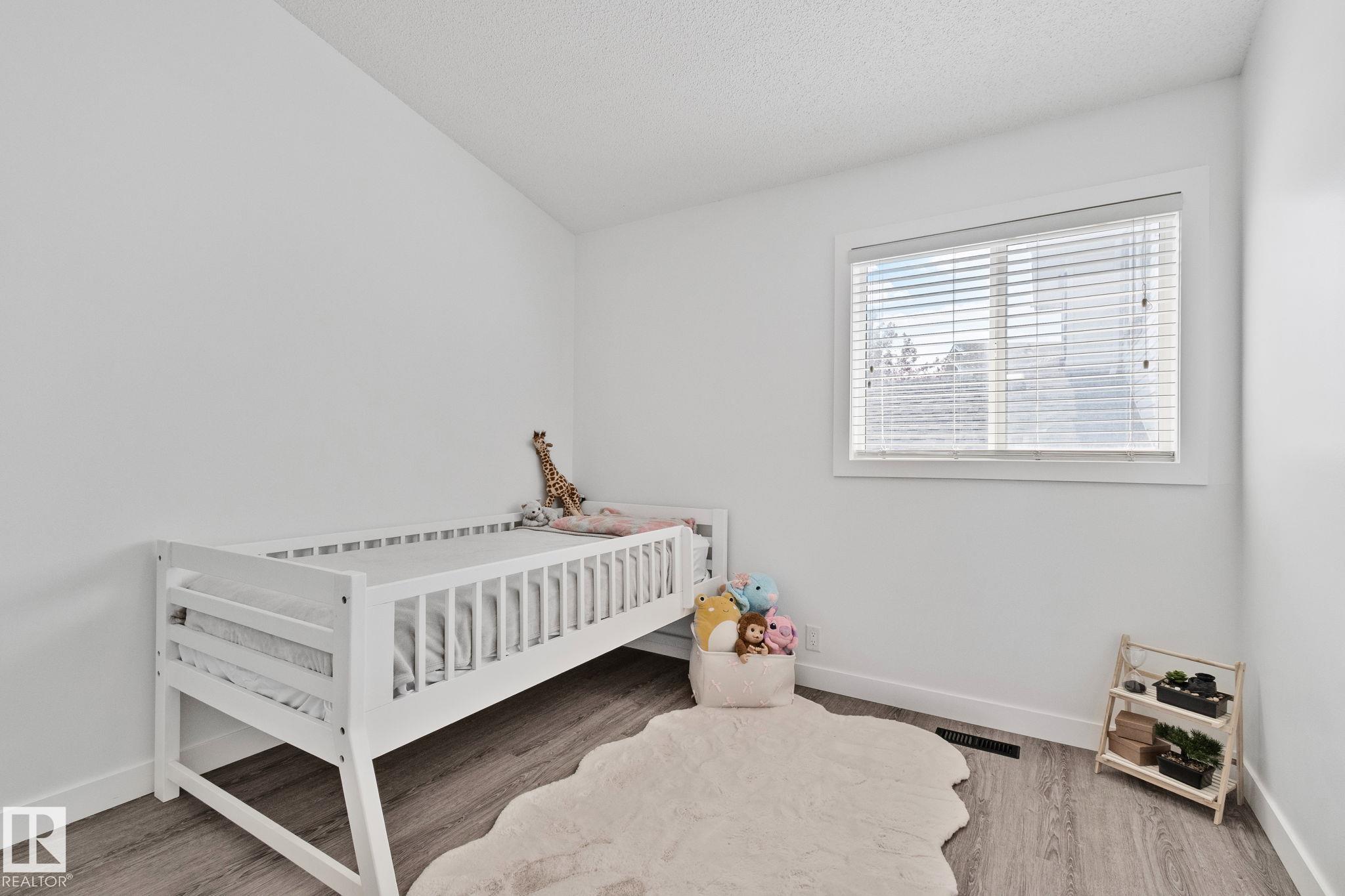 Photo 11 at 1 Hunt Court, Heritage Lakes, St. Albert