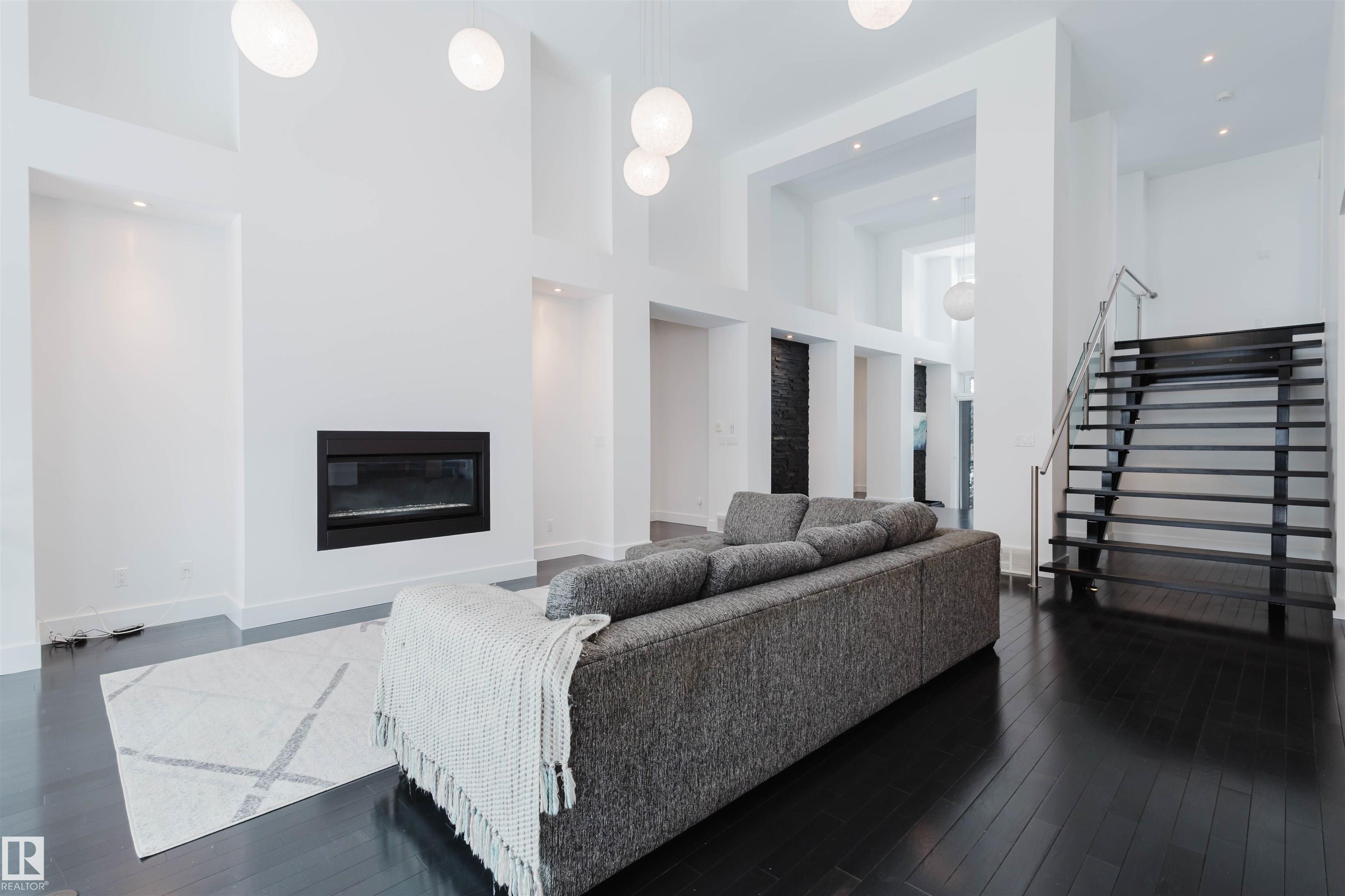 Photo 7 at 6307 125 Street NW, Grandview Heights, Edmonton