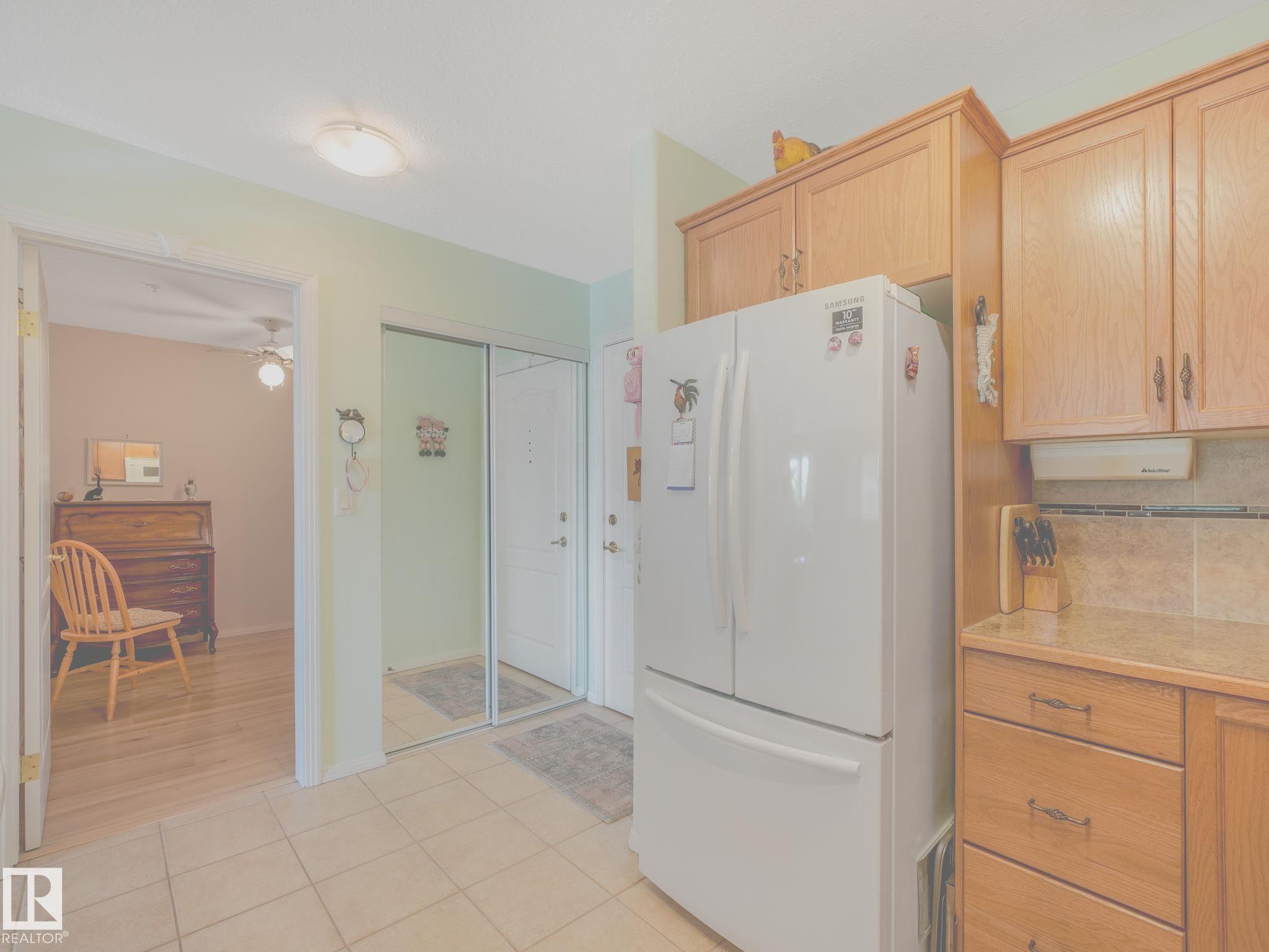 305 - 8922 156 Street NW, Meadowlark Park, Edmonton